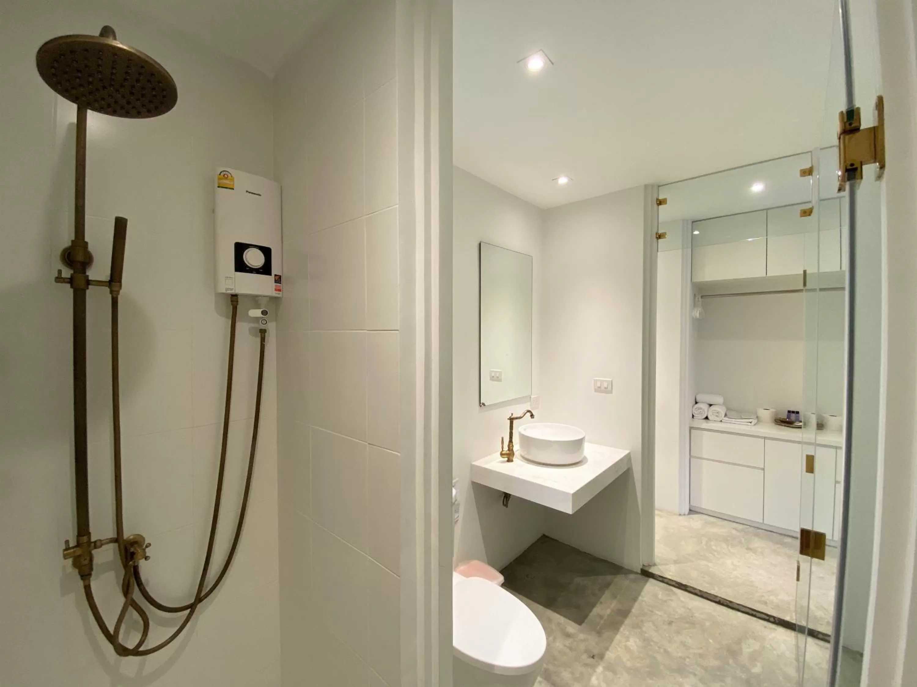 Bathroom in Vali Villa Bangkok