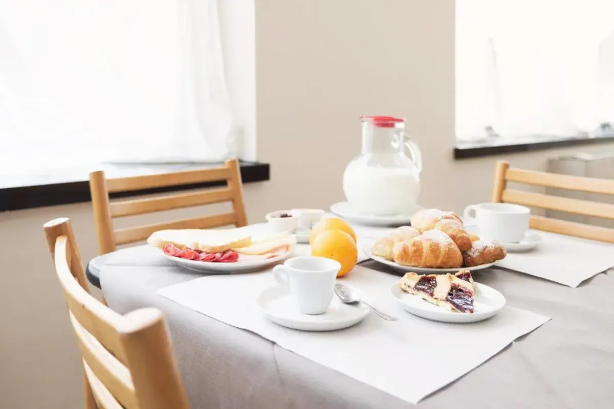 Continental breakfast in Hotel Junior