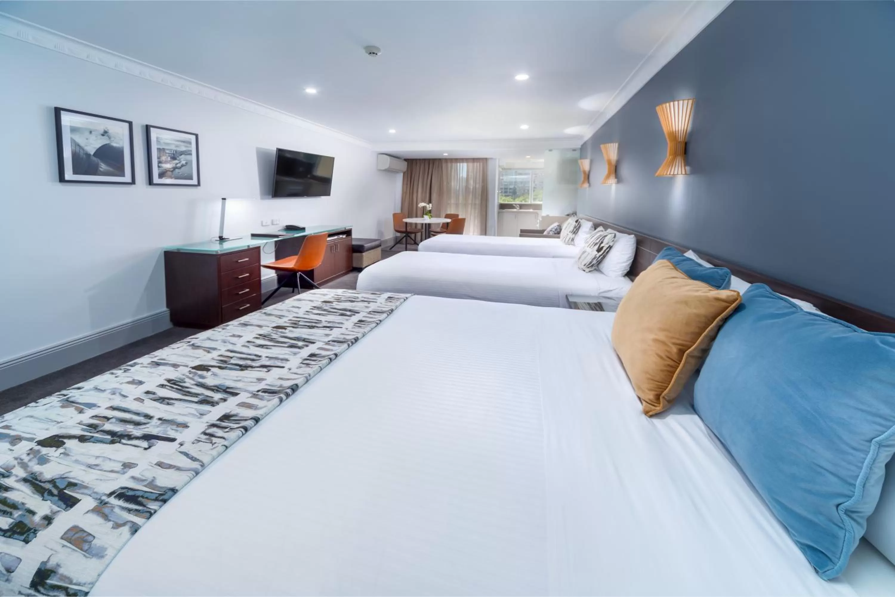 Bed in Hyde Park Inn