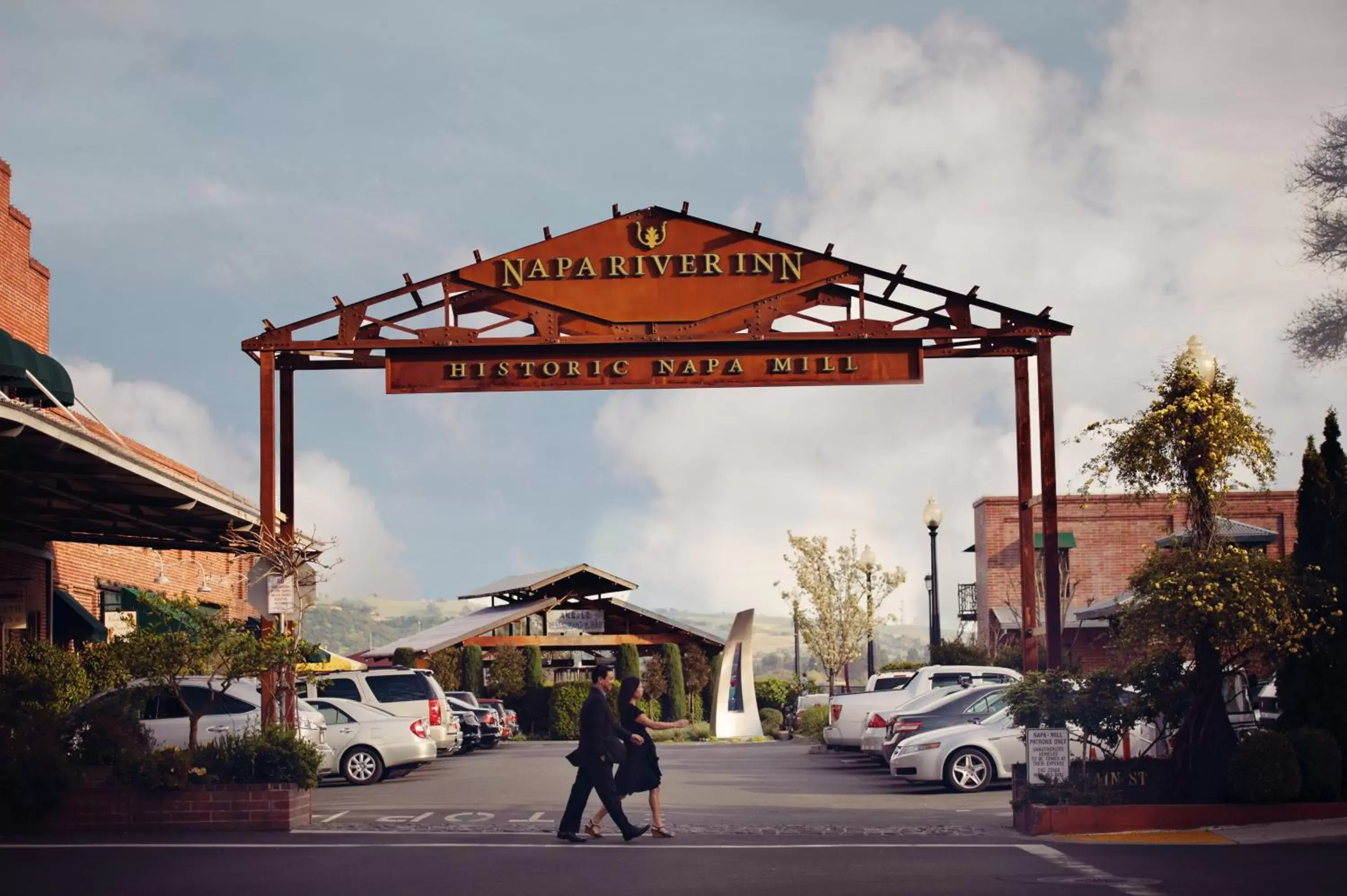 Facade/entrance, Property Building in Napa River Inn