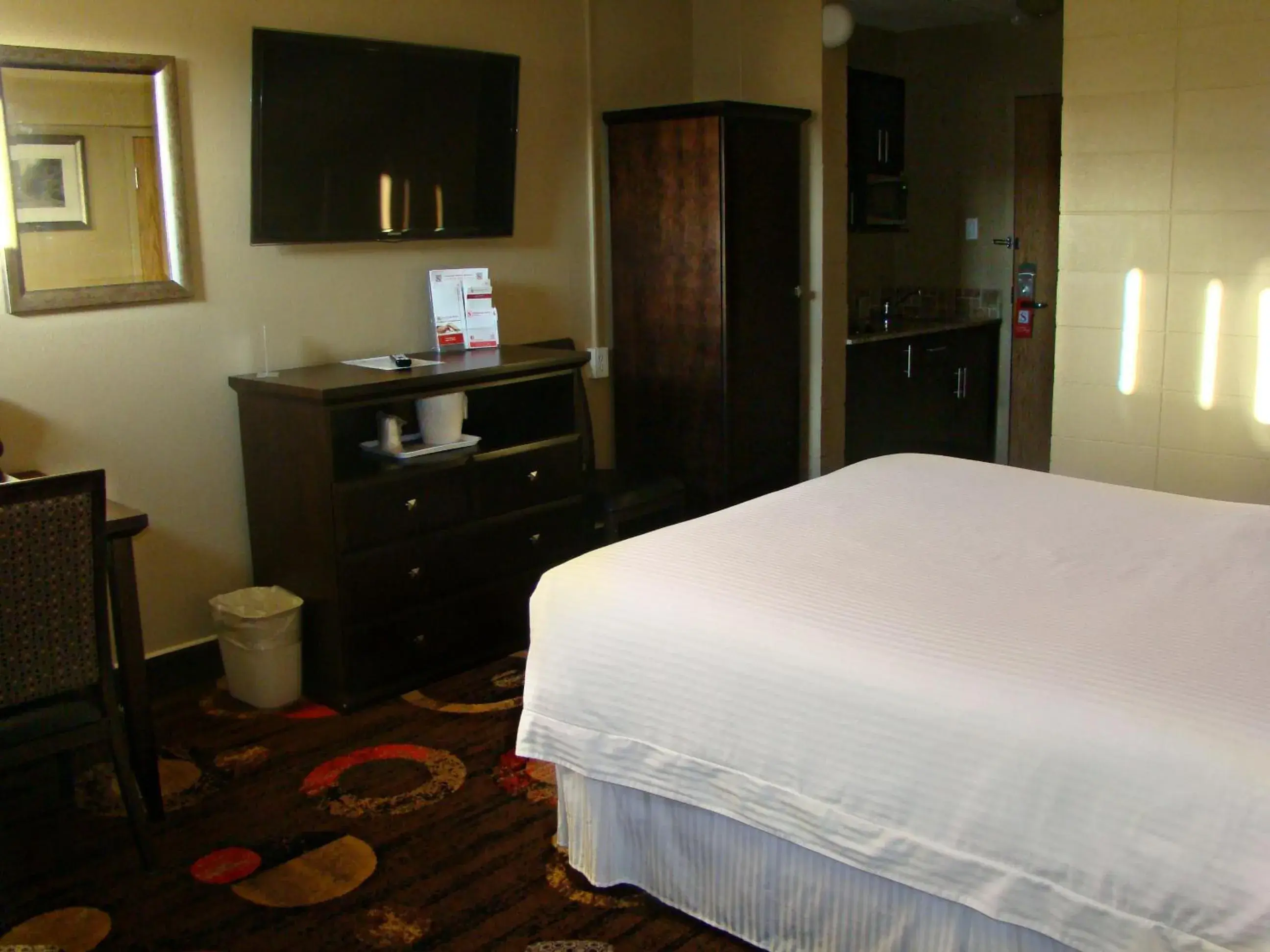 TV and multimedia, Bed in Stonebridge Hotel