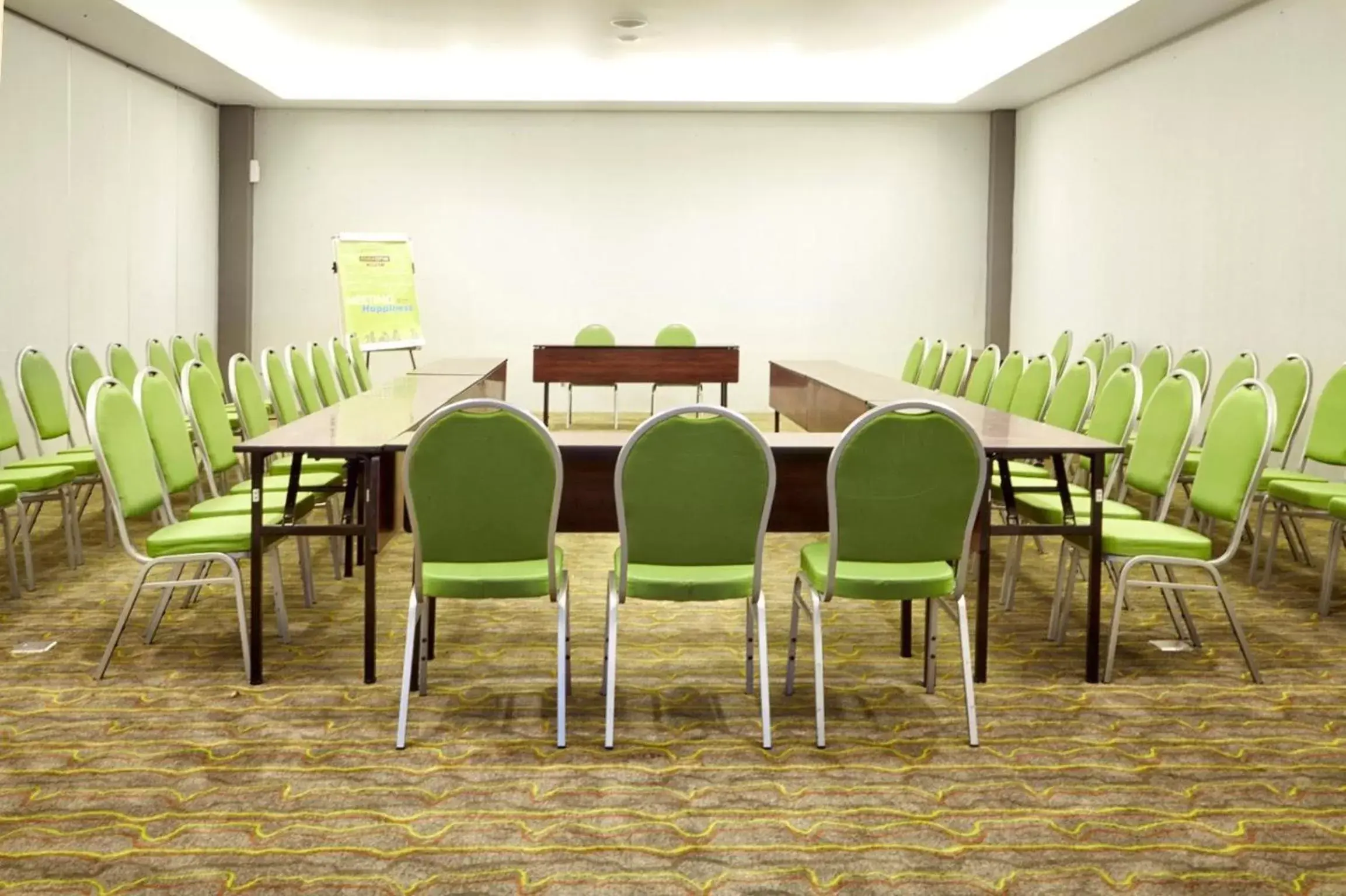 Meeting/conference room in MaxOneHotels at Resort Makassar