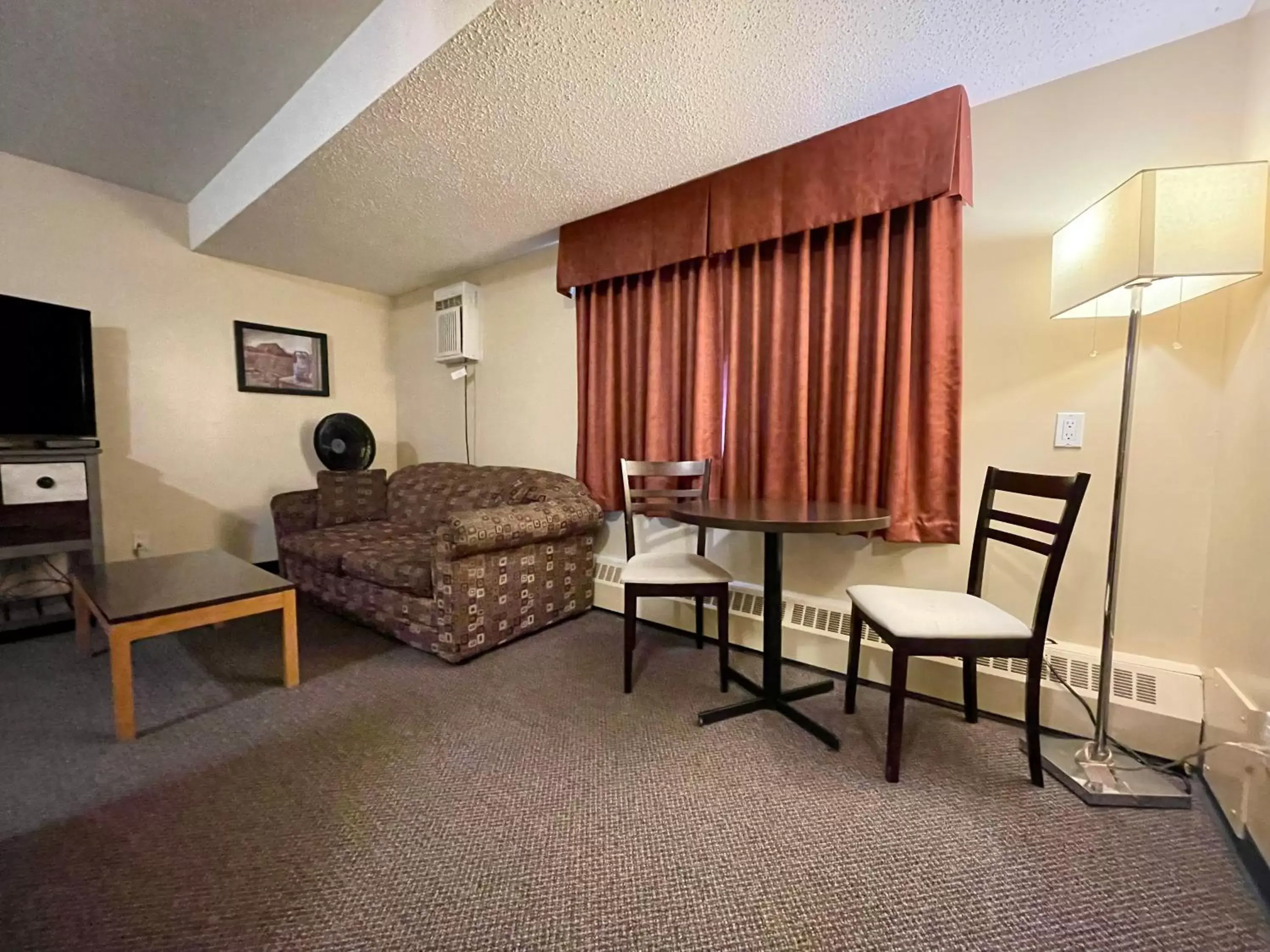 Living room, Seating Area in Dockside Inn