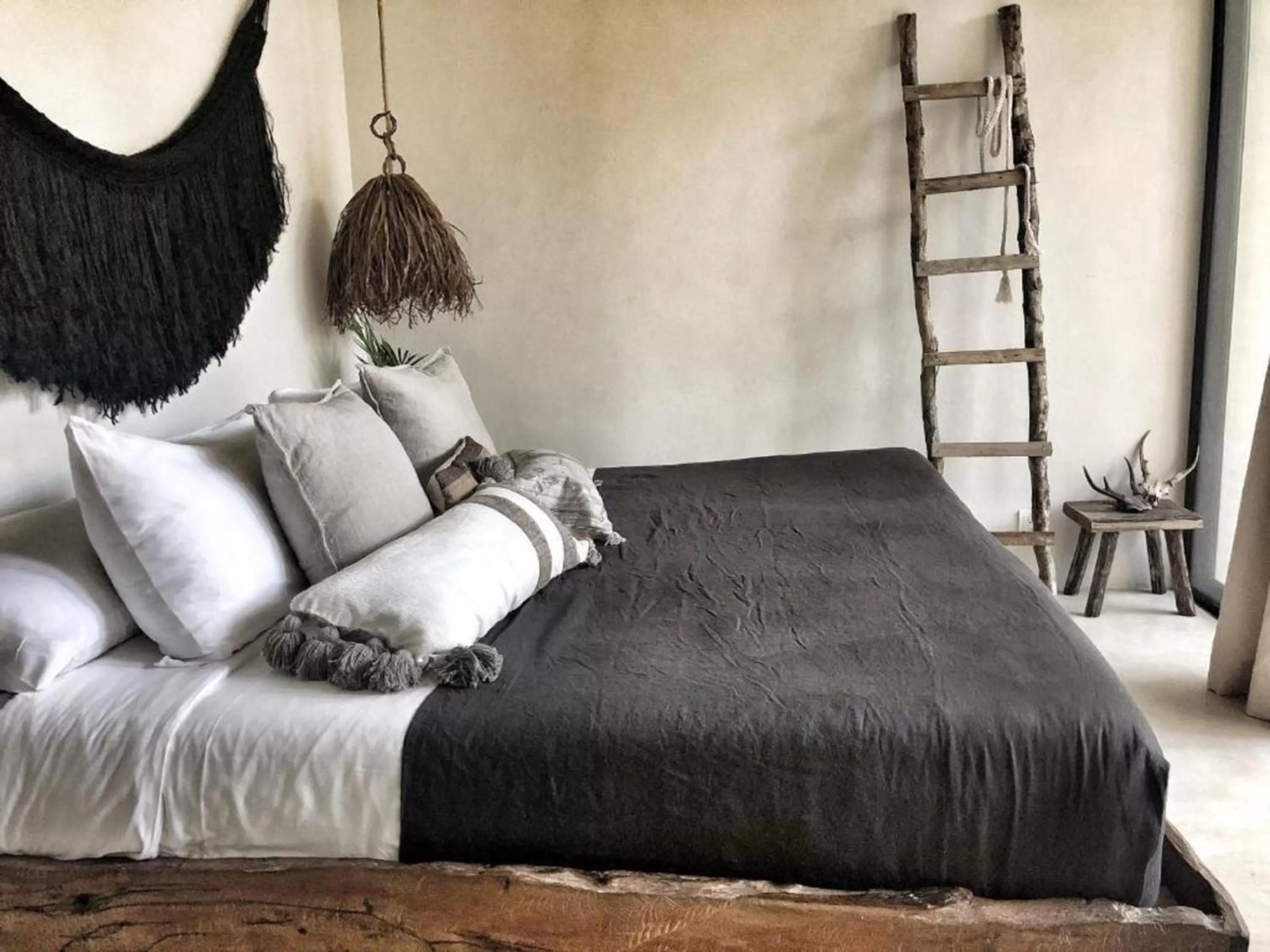 Tropical Room with Plunge Pool and Private Garden in Una Vida