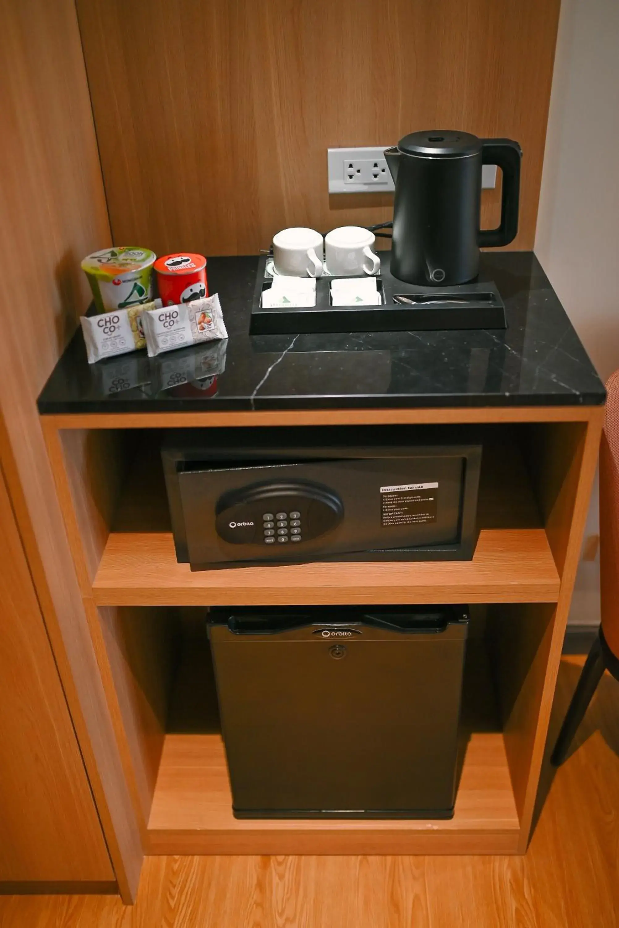 Coffee/tea facilities, Kitchen/Kitchenette in Ardenhills Suites