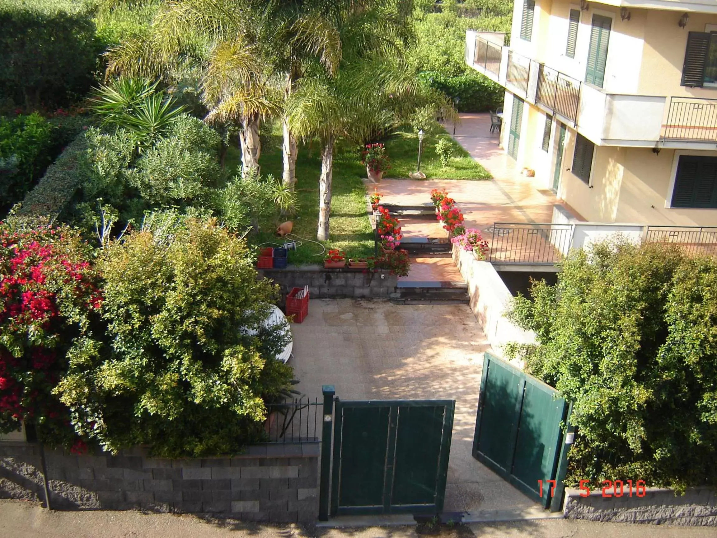 Garden, BBQ Facilities in B&B Villa San Leonardo