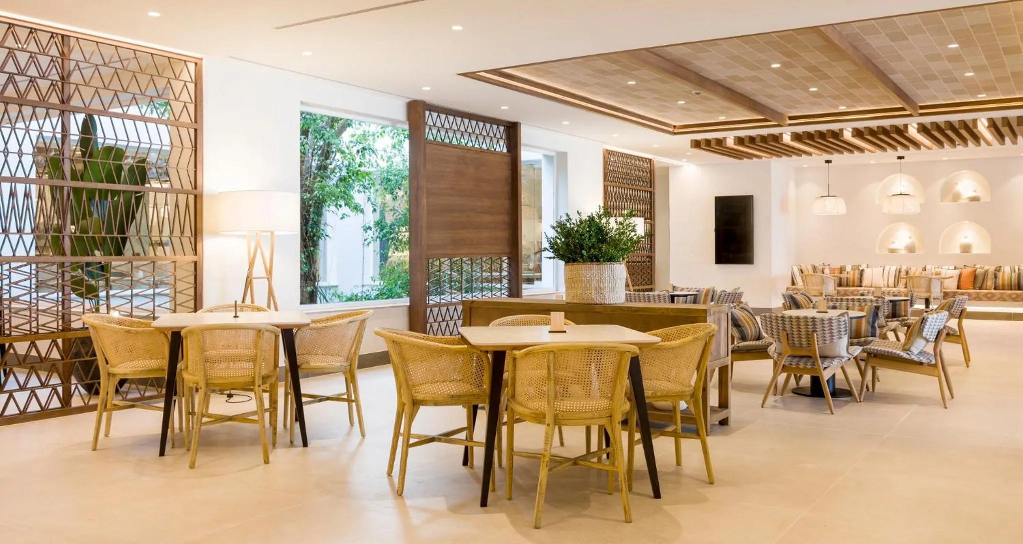 Restaurant/places to eat in Ilunion Menorca