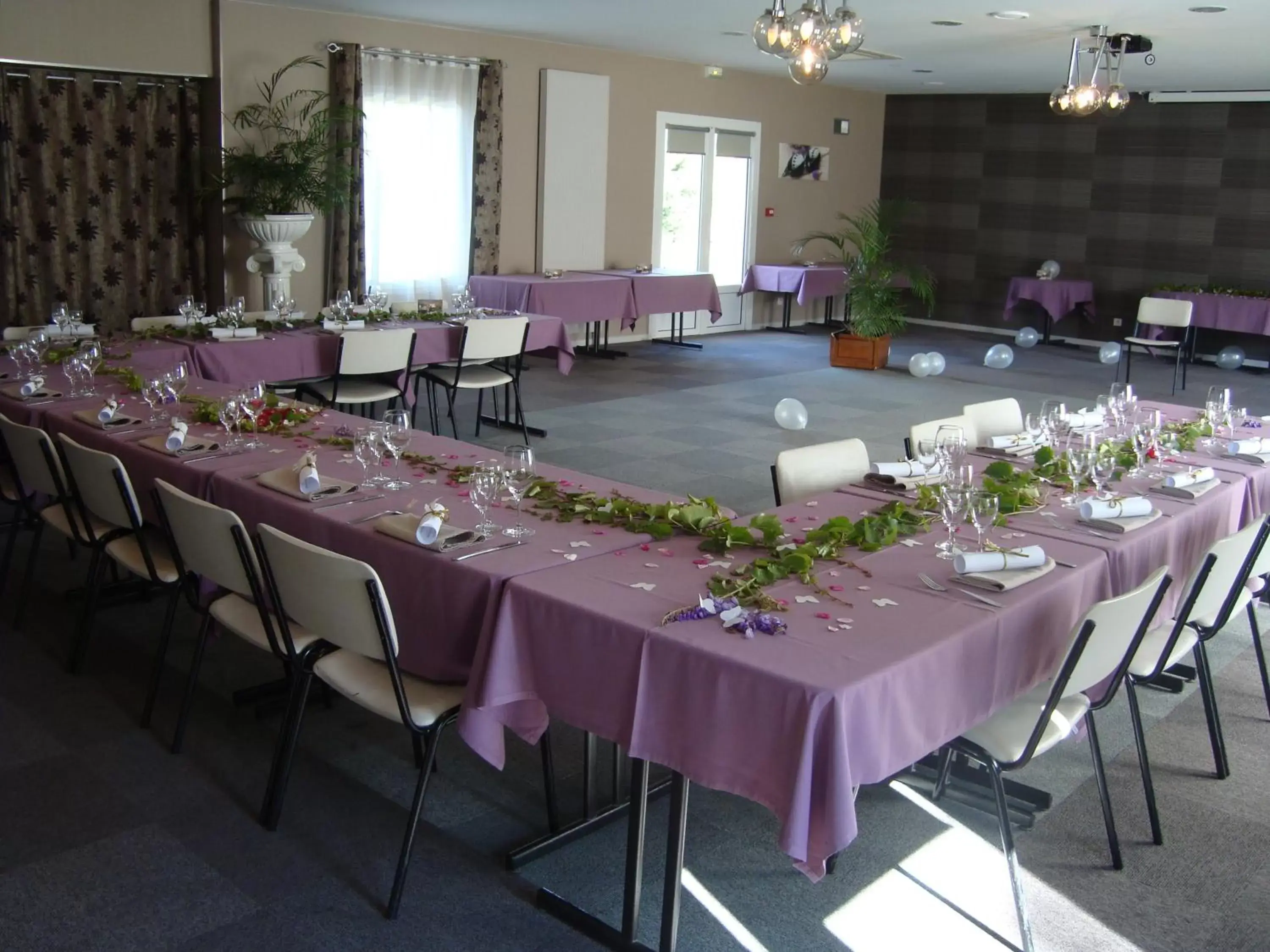 Banquet/Function facilities, Banquet Facilities in Kyriad Auxerre Appoigny