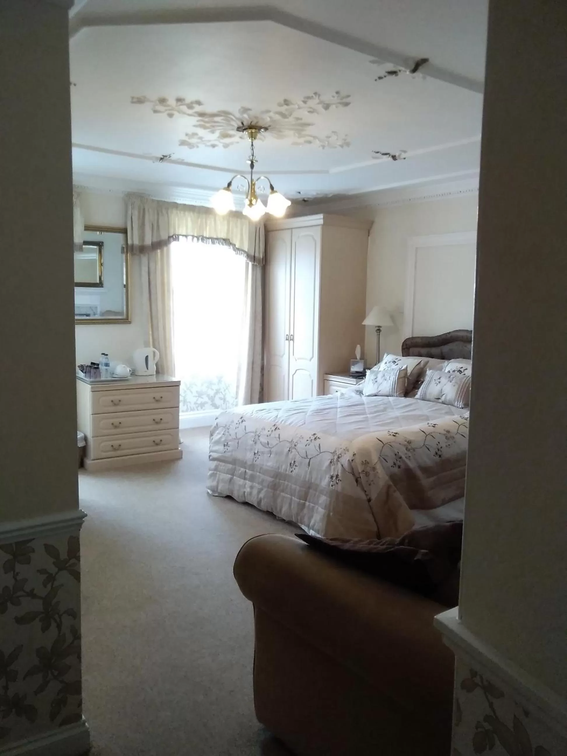 Bed in The Pack o' Cards