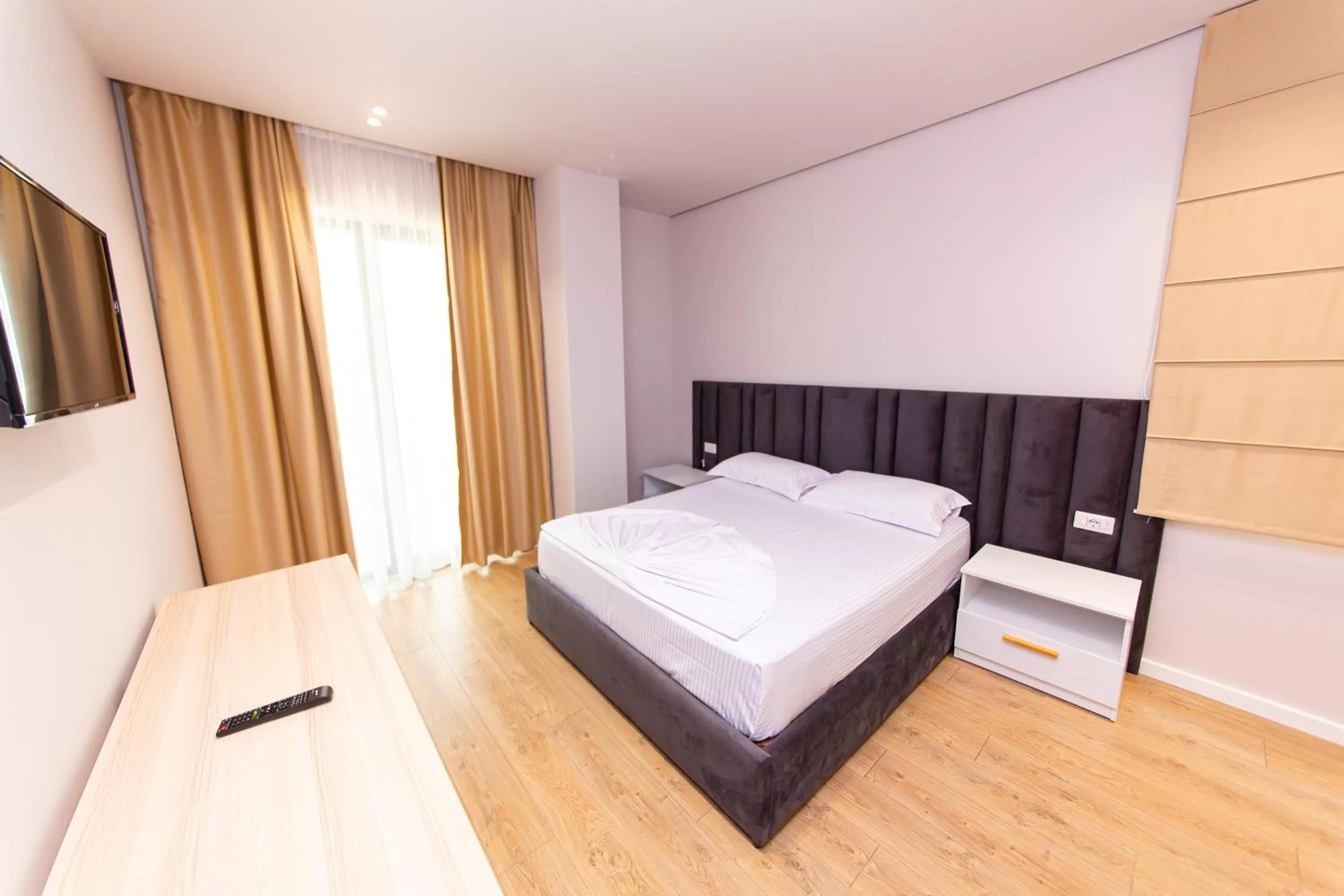 Photo of the whole room, Bed in Hotel Alion