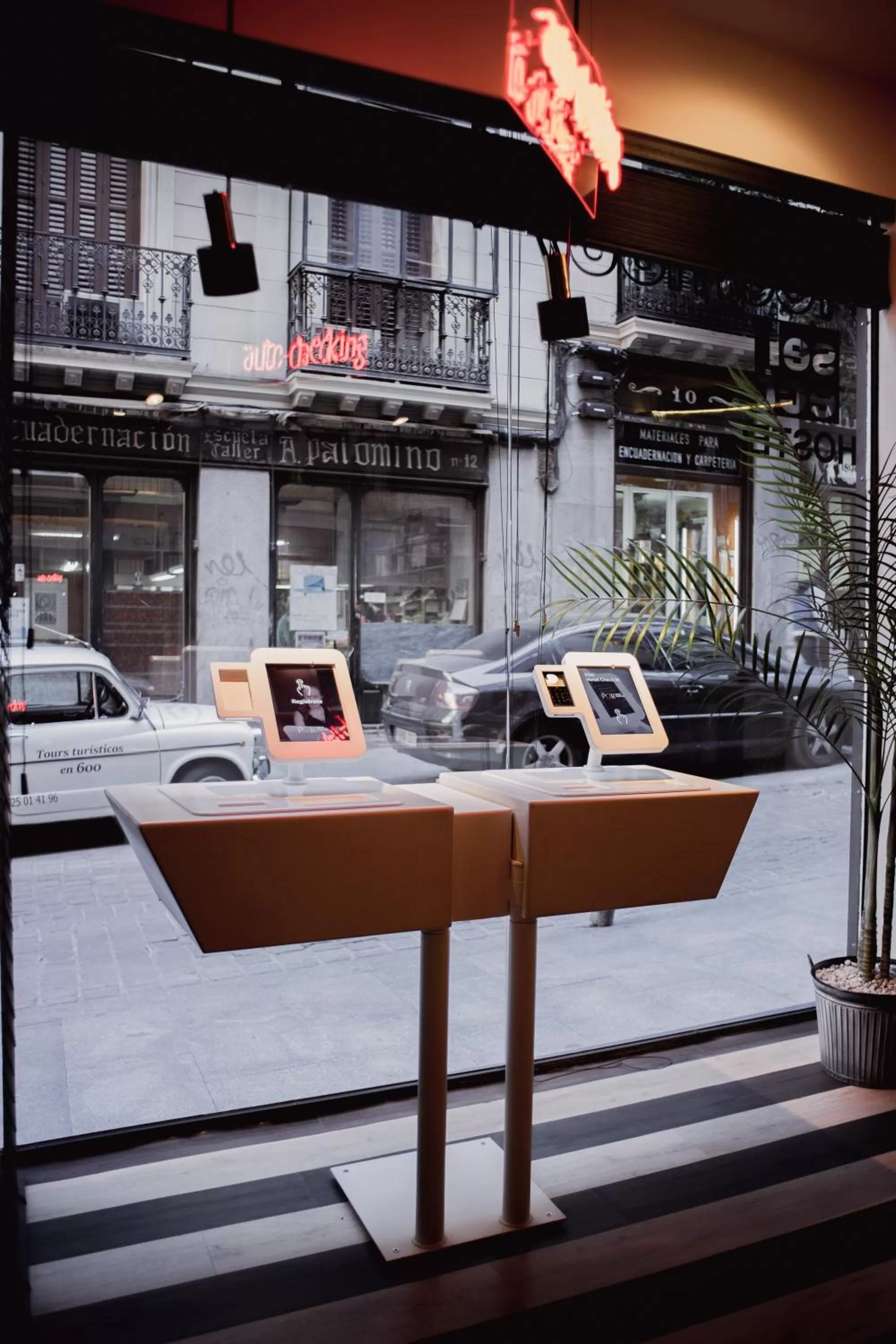 Facade/entrance in room Select Sol