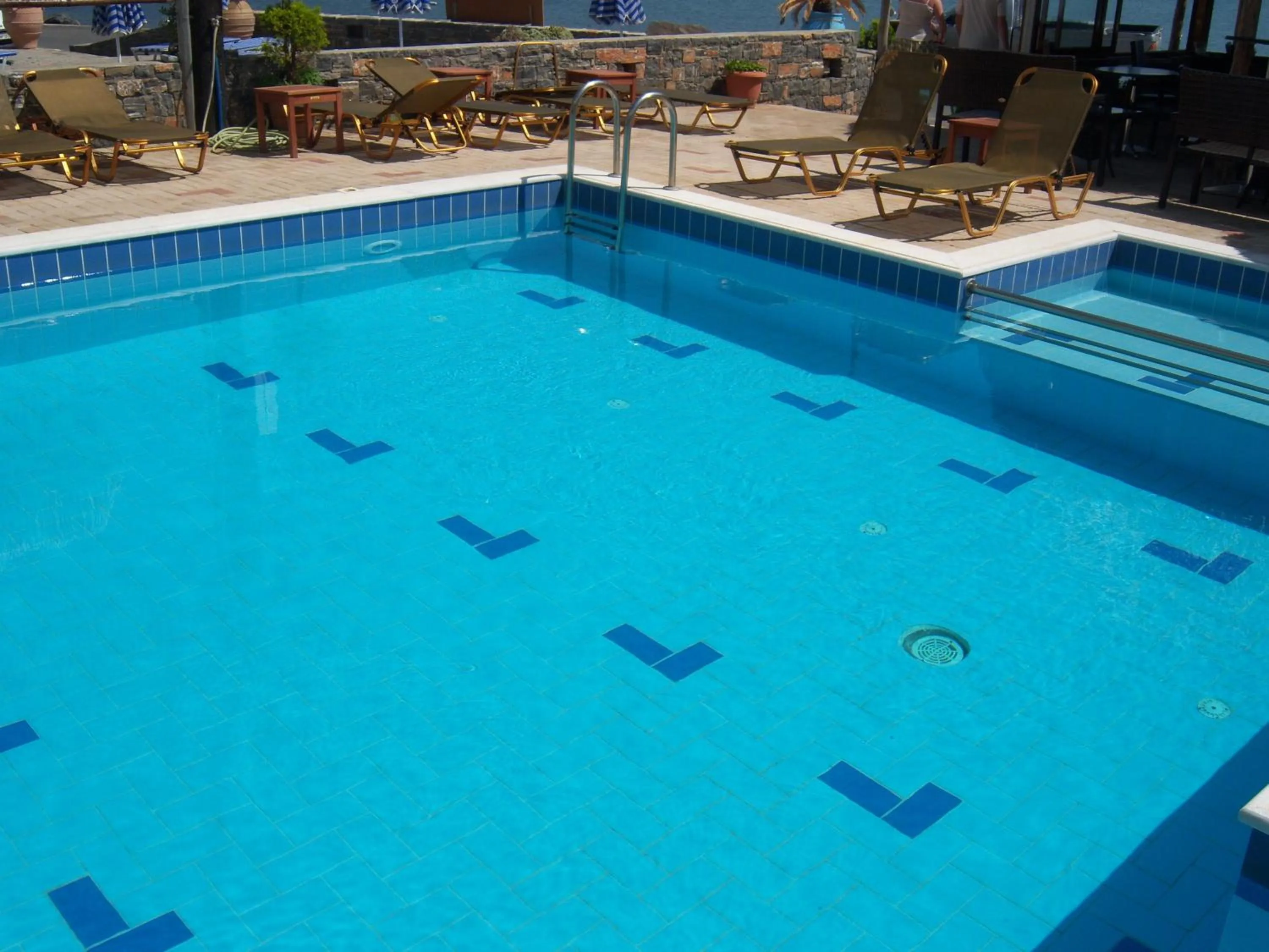 Swimming pool in Elounda Sunrise Apartments