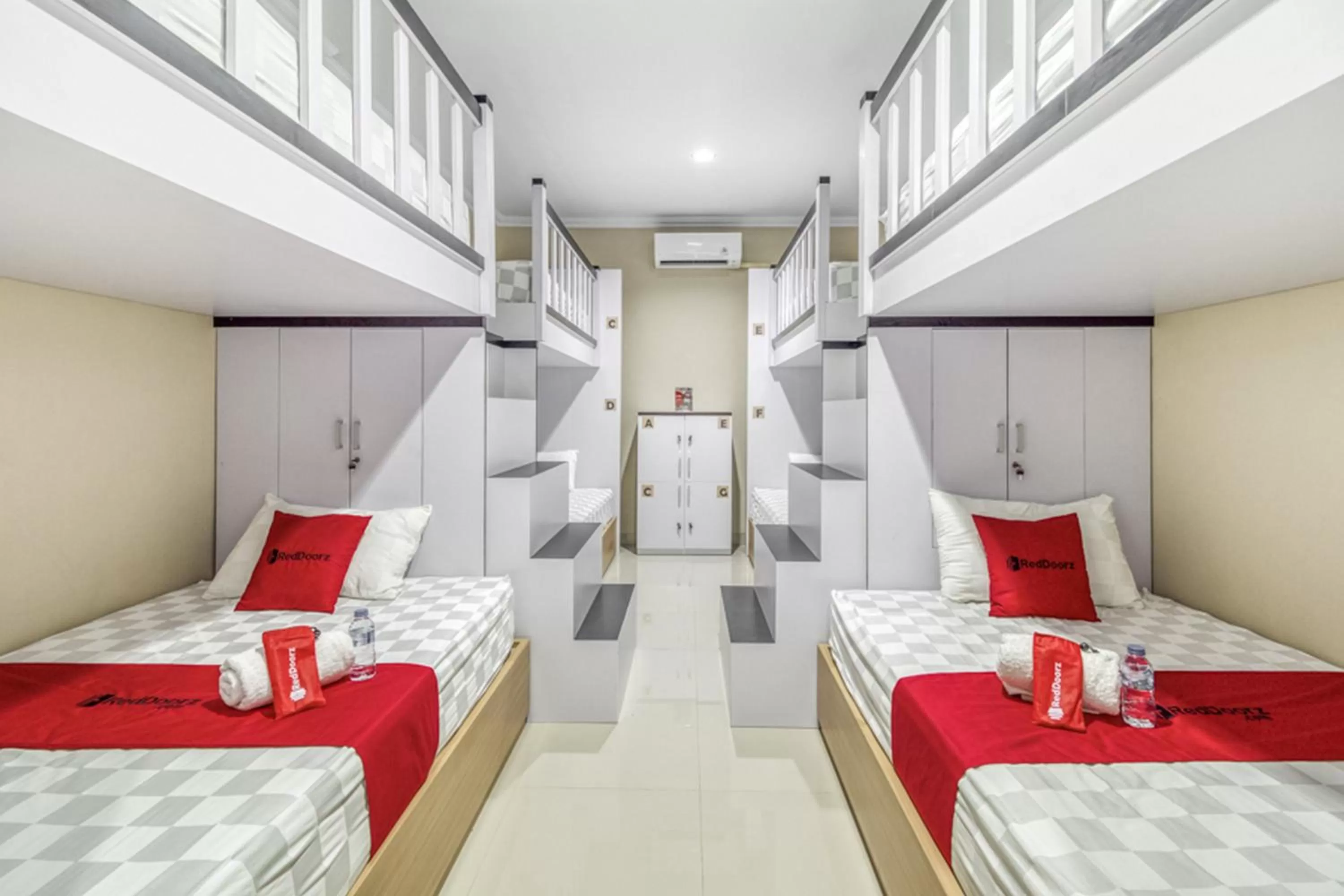 bunk bed, Bed in RedDoorz near Jogja National Museum