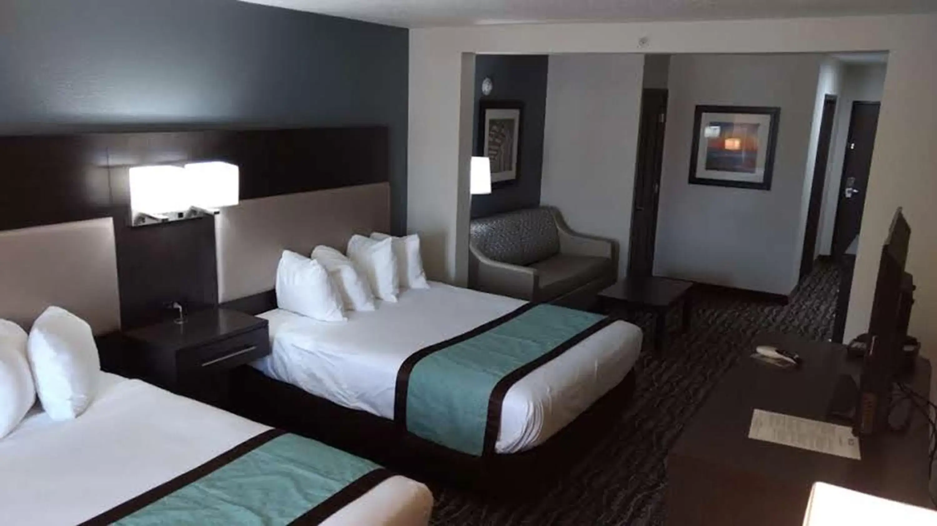 Photo of the whole room, Bed in Best Western Waldo Inn & Suites