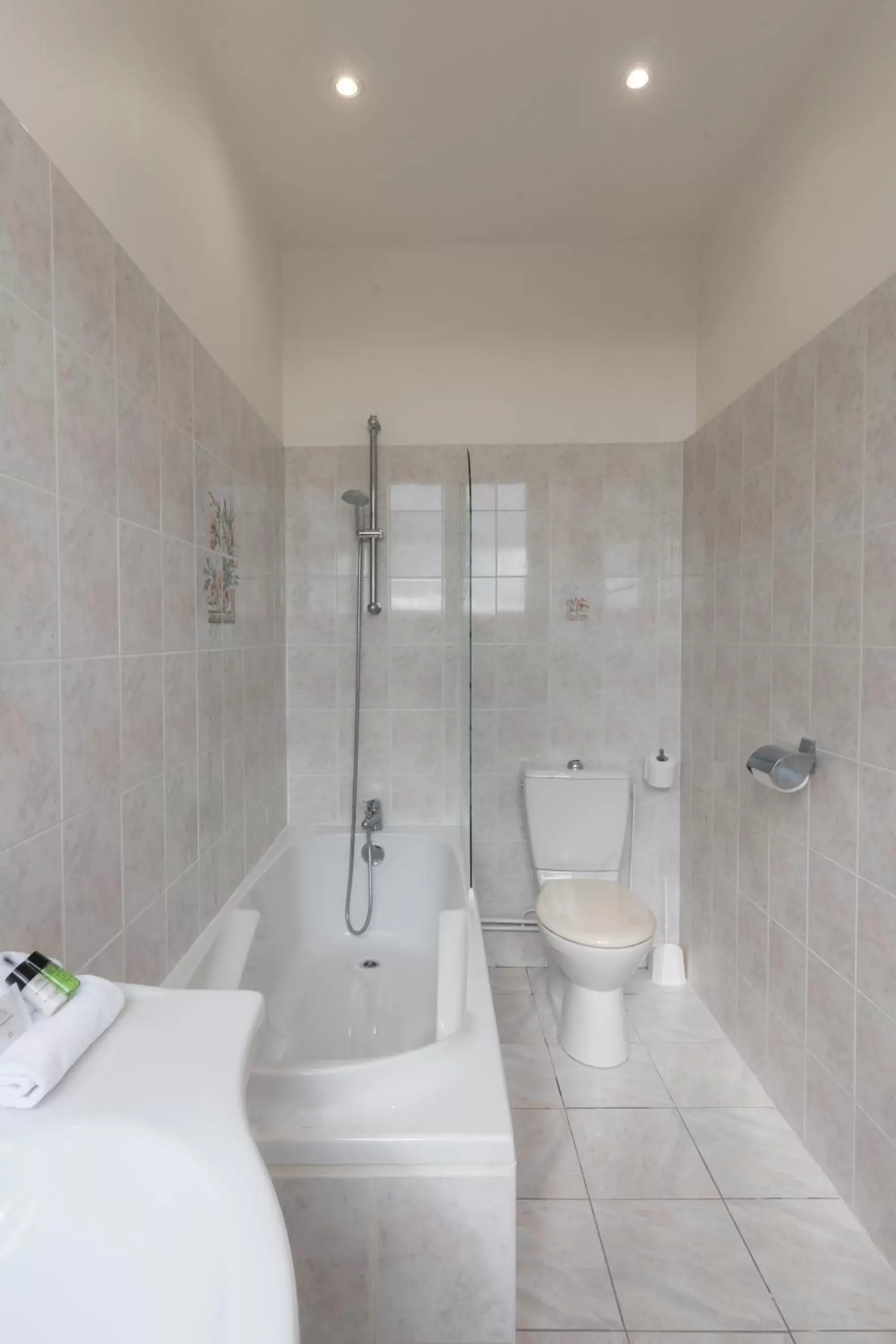 Toilet, Bathroom in L'Hotel De L'Esperance