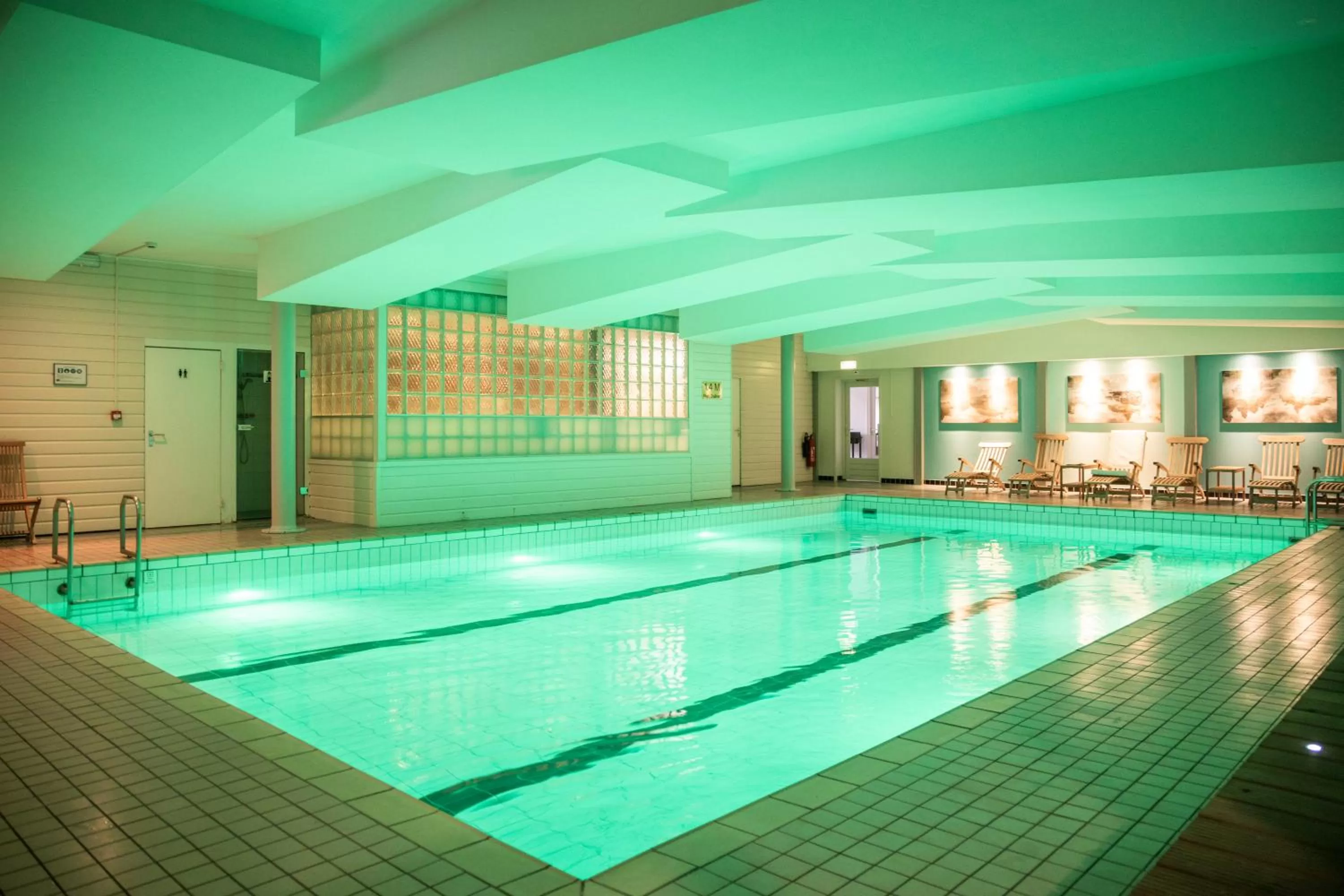 Swimming pool in Fletcher Hotel-Restaurant Klein Zwitserland