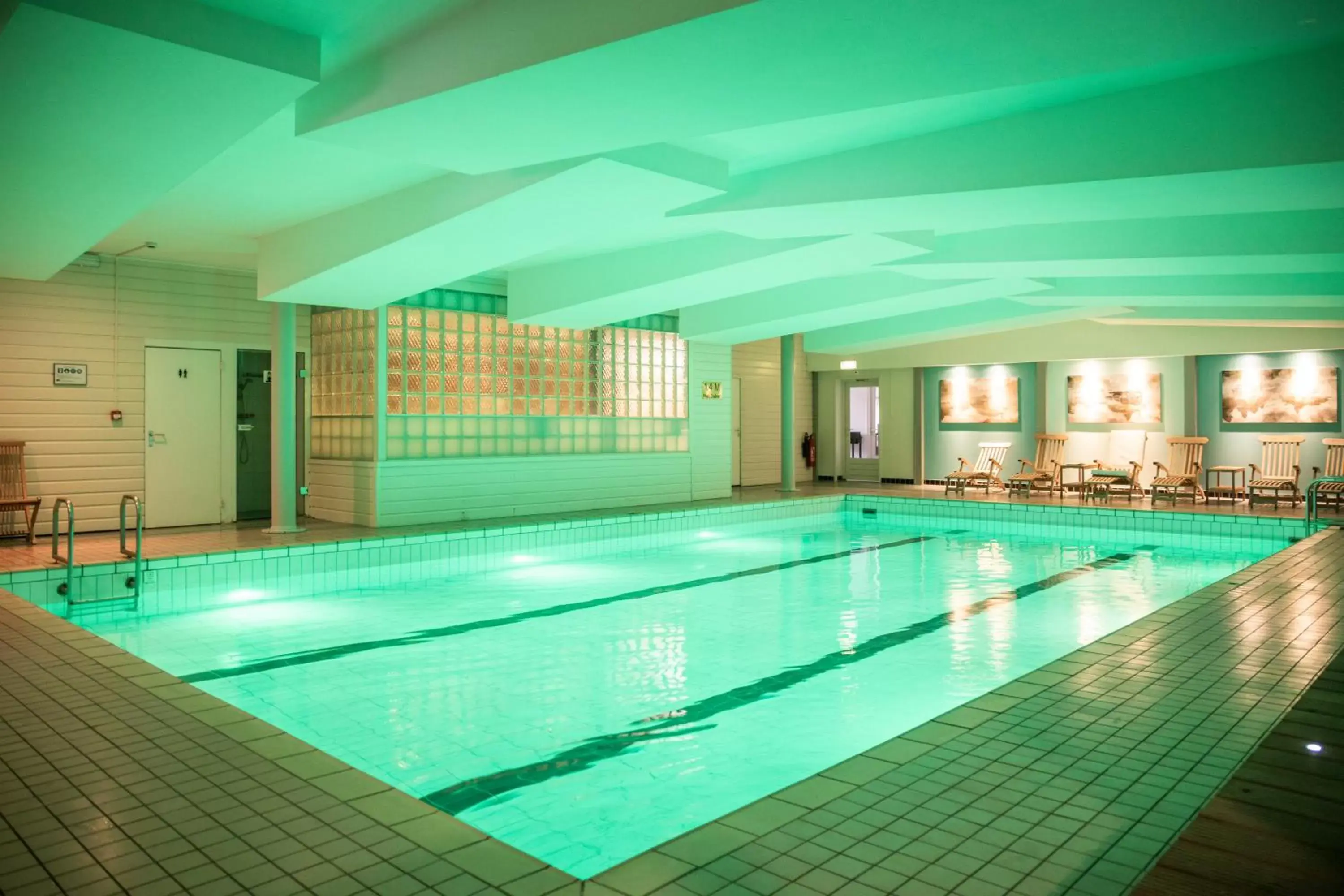 Swimming Pool in Fletcher Hotel-Restaurant Klein Zwitserland