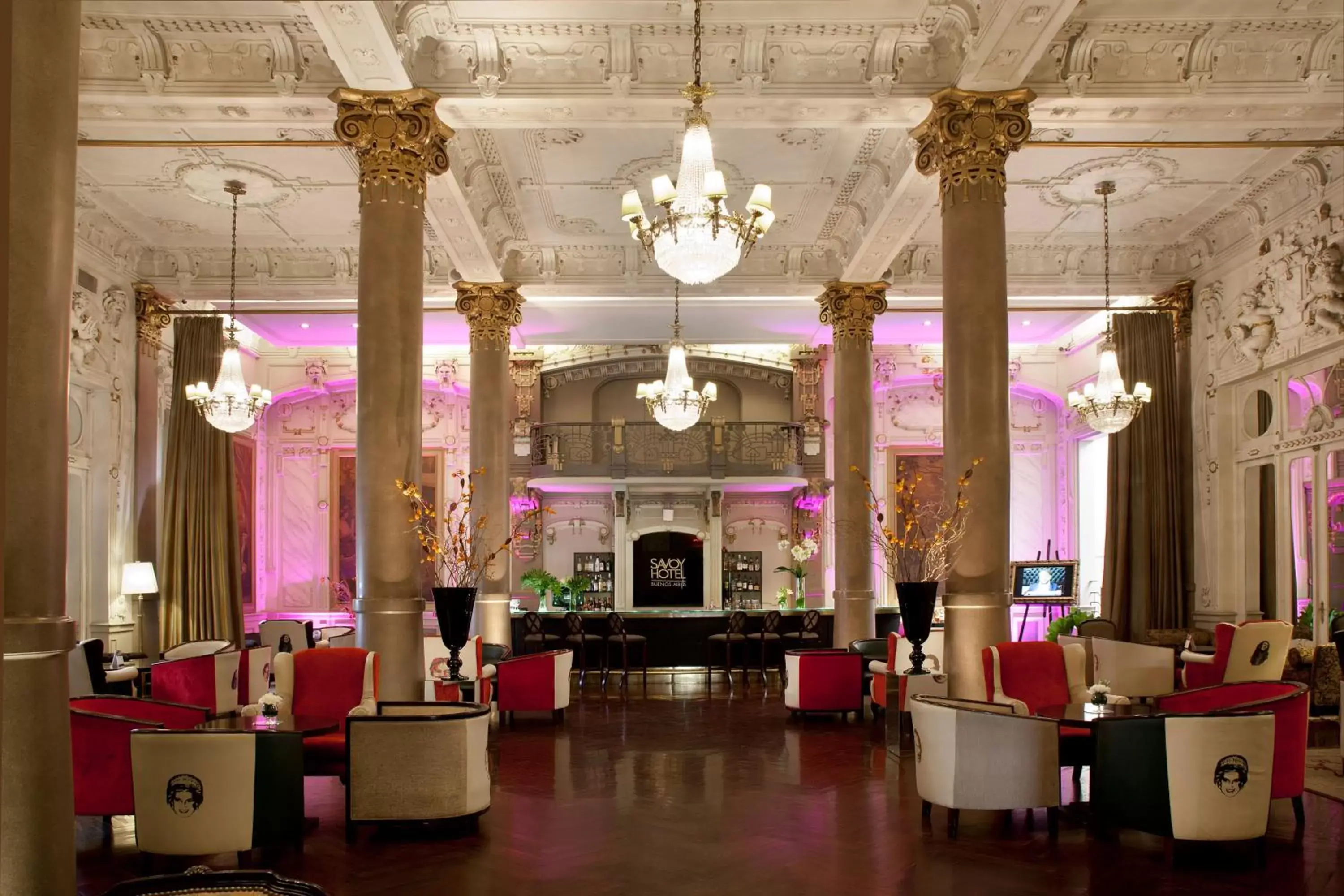 Lounge or bar, Restaurant/Places to Eat in Savoy Hotel