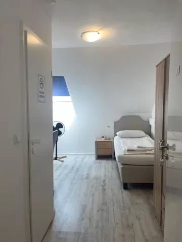 Bed in Hotel Lübecker Hof