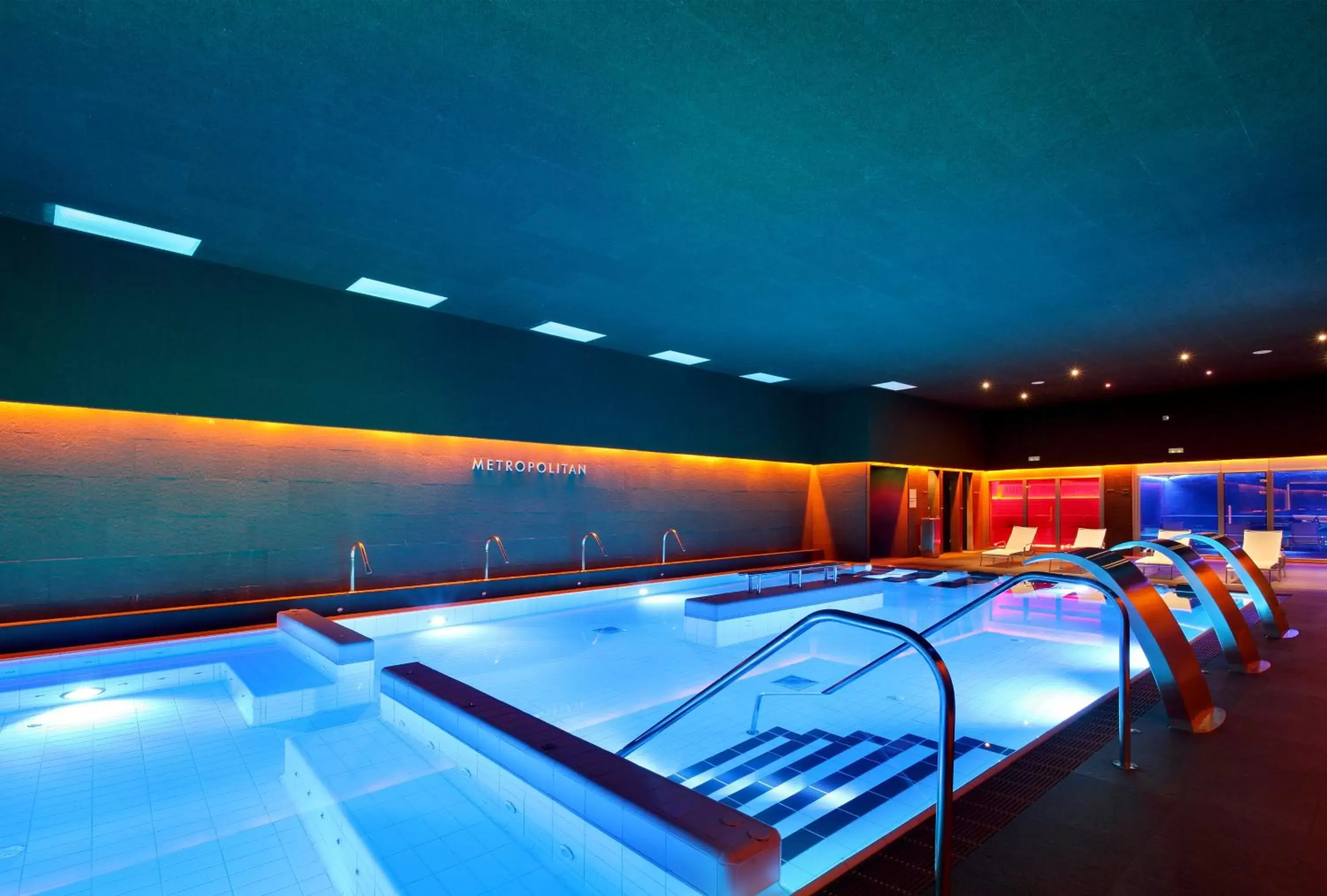 Spa and wellness centre/facilities, Swimming Pool in Occidental Bilbao