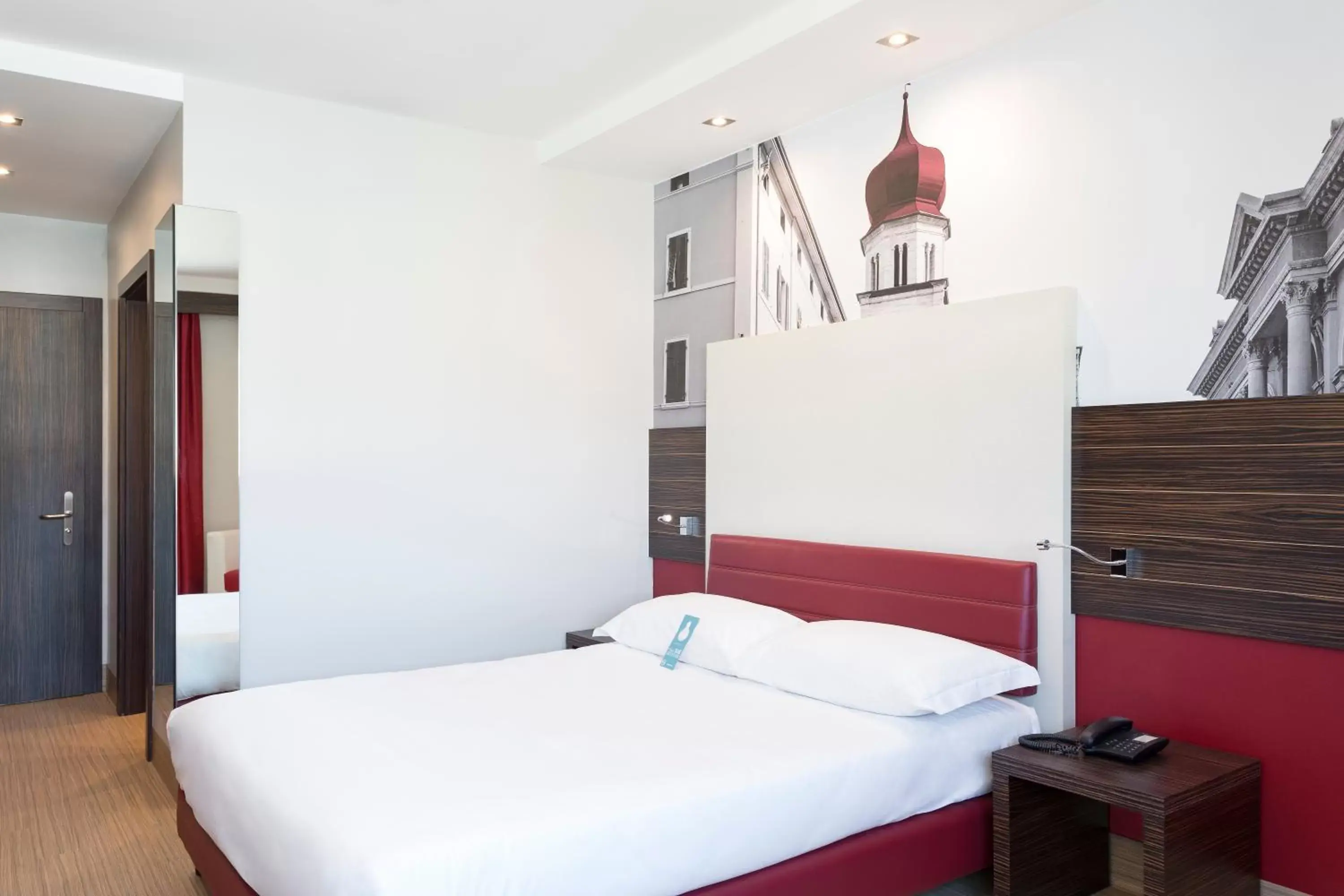 Bed in B&B Hotel Trento