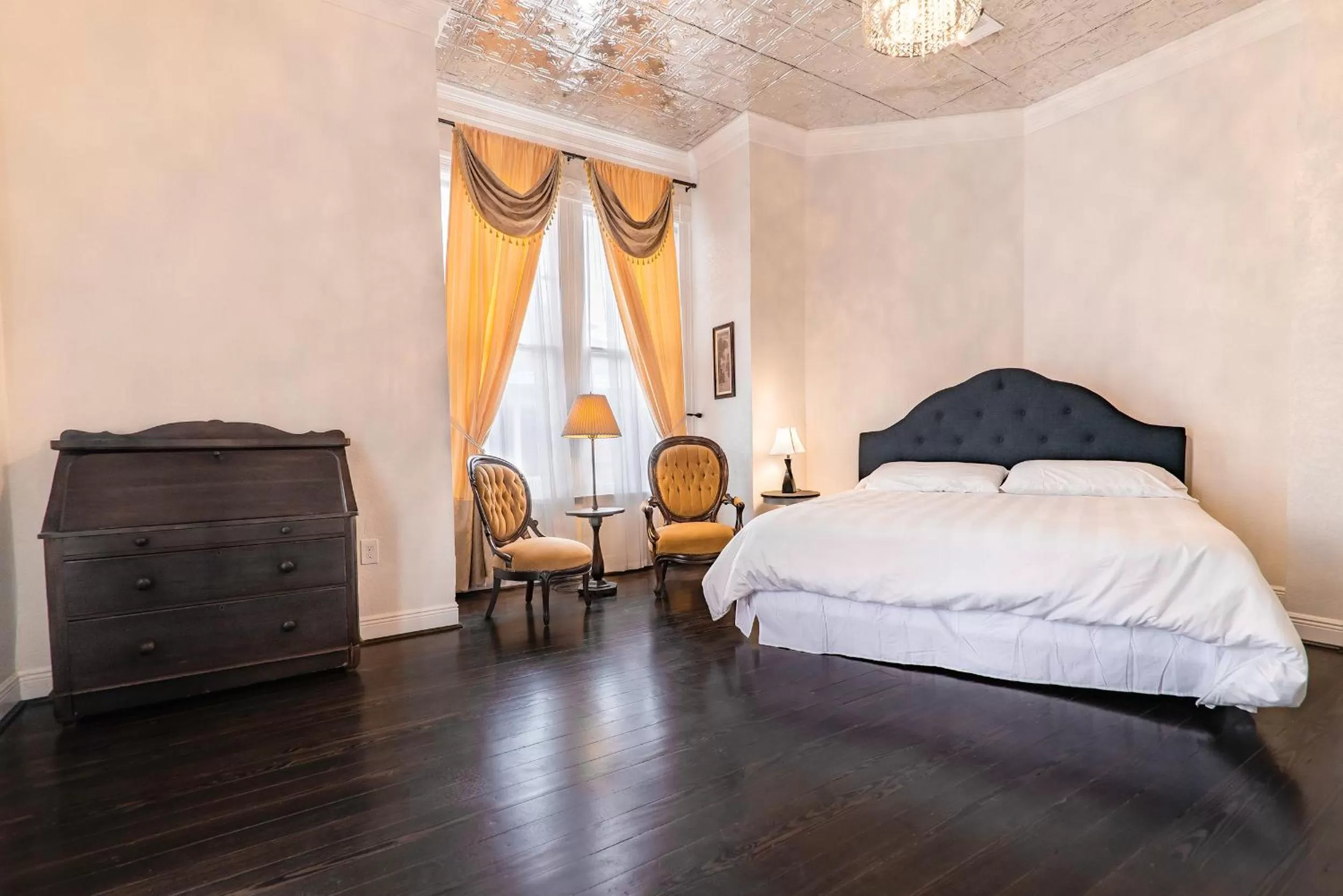 Photo of the whole room, Bed in The Mansion on 17th, formerly Schaefer Haus