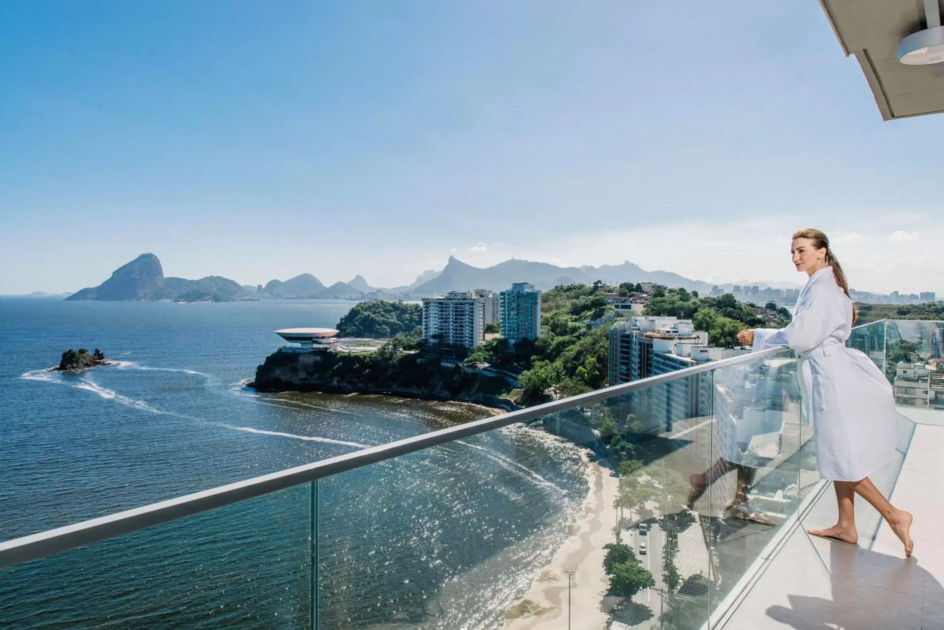 Communal lounge/ TV room in H Niteroi Hotel