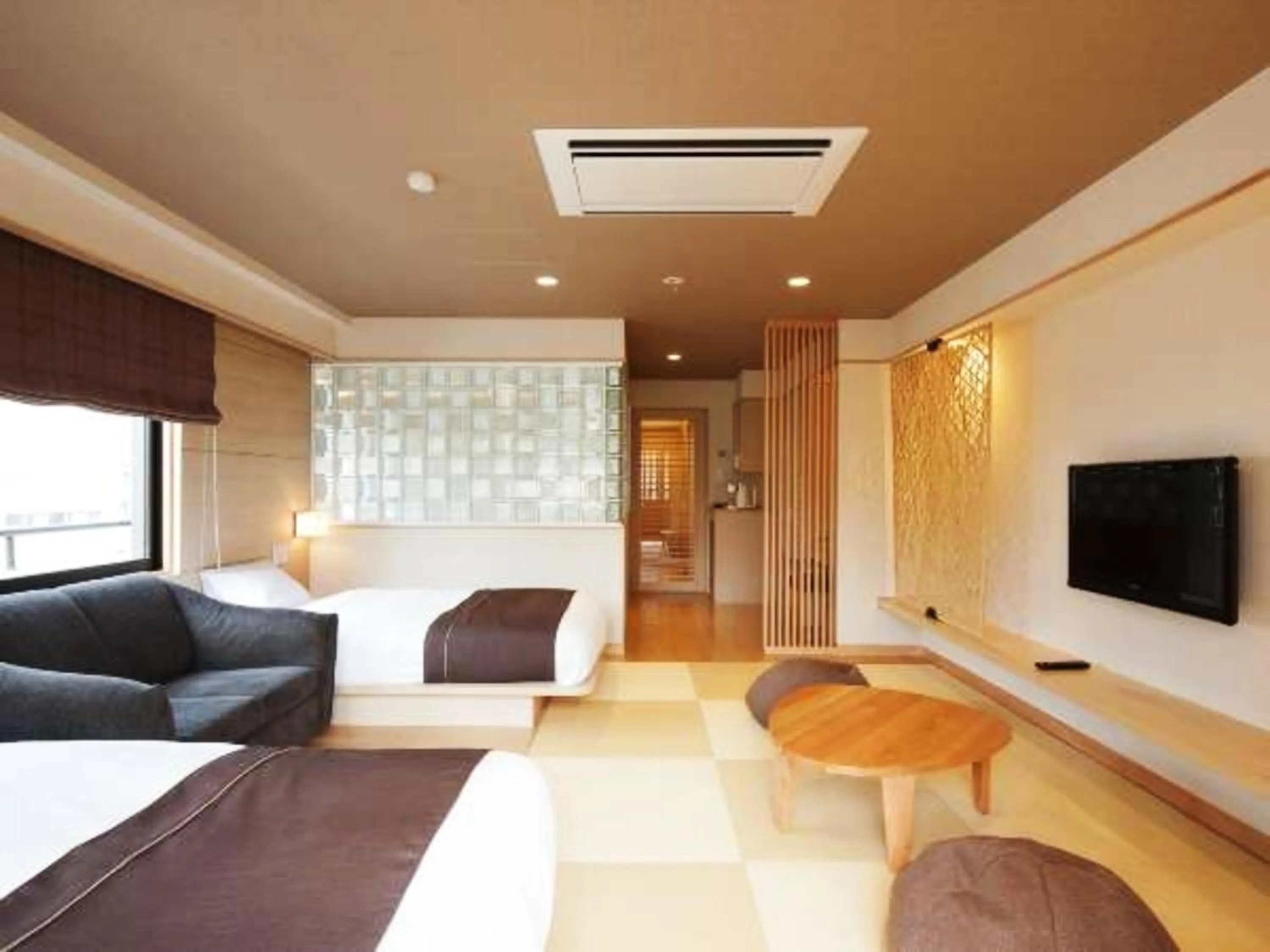 Photo of the whole room, Bed in Hana Beppu