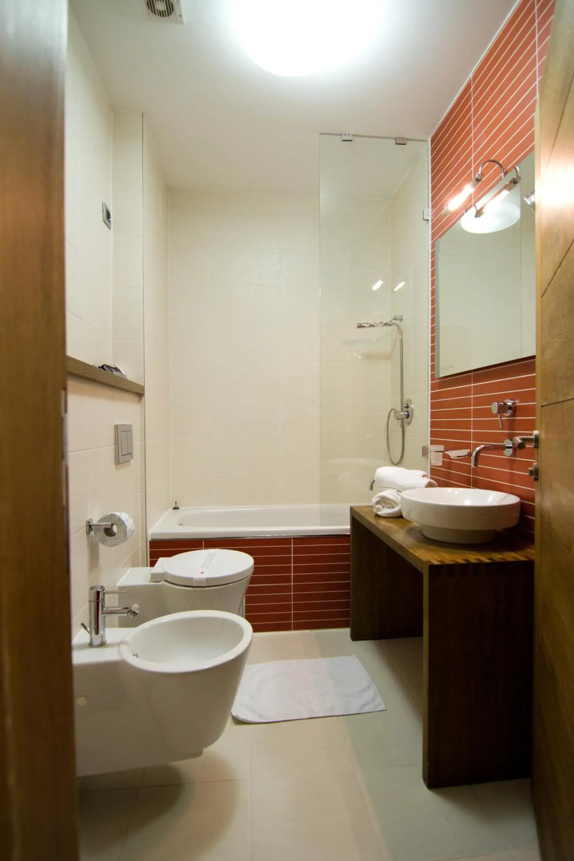 Shower, Bathroom in Hotel Grande Casa
