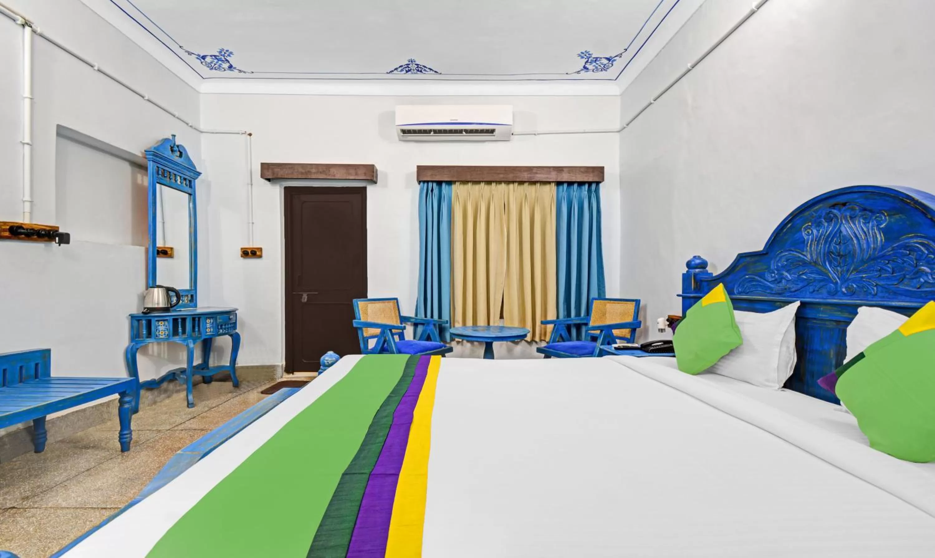 Bed in Treebo The Regal House, Near Fateh Sagar Lake