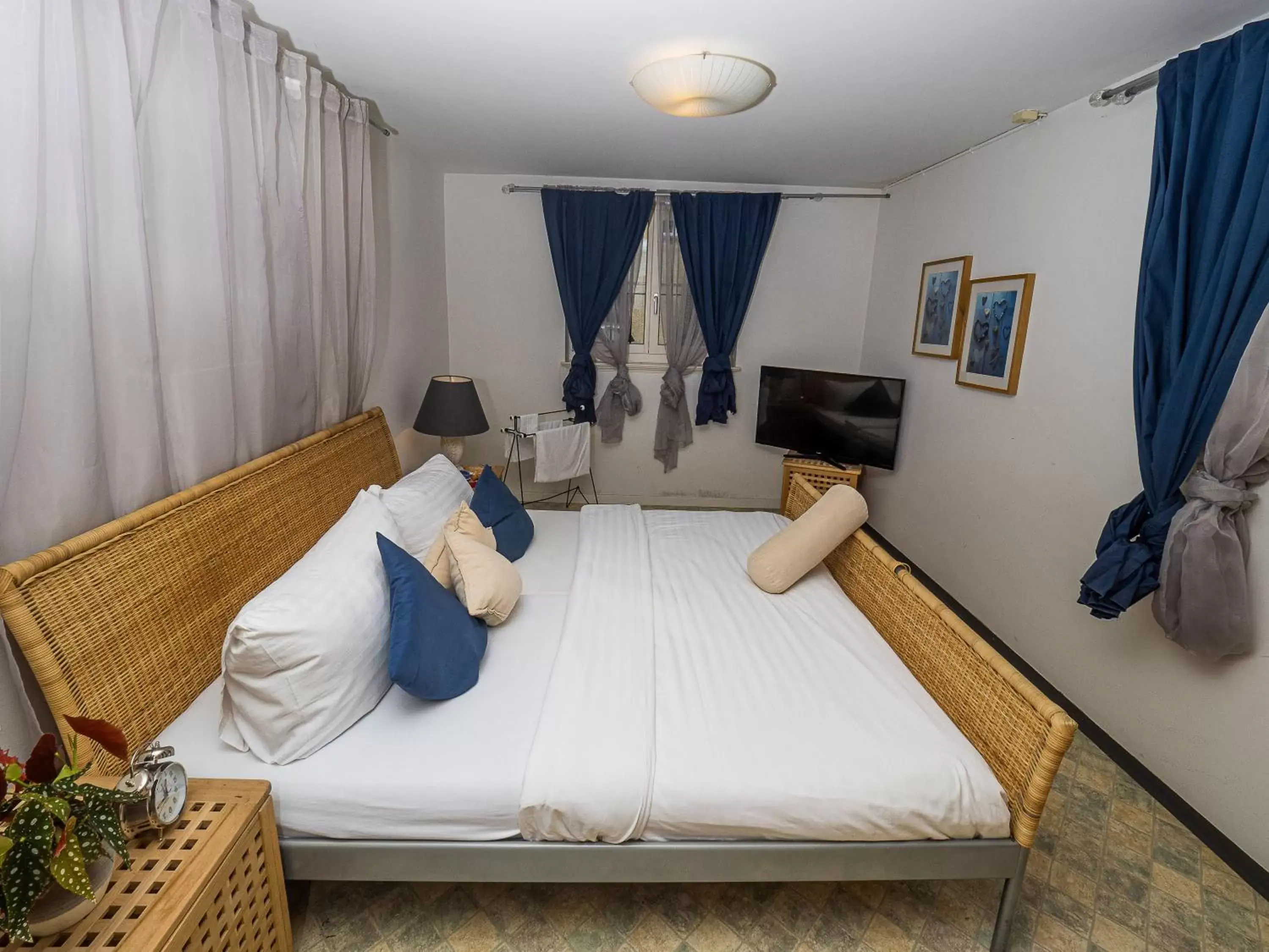 Bed in Hotel Rhyhof