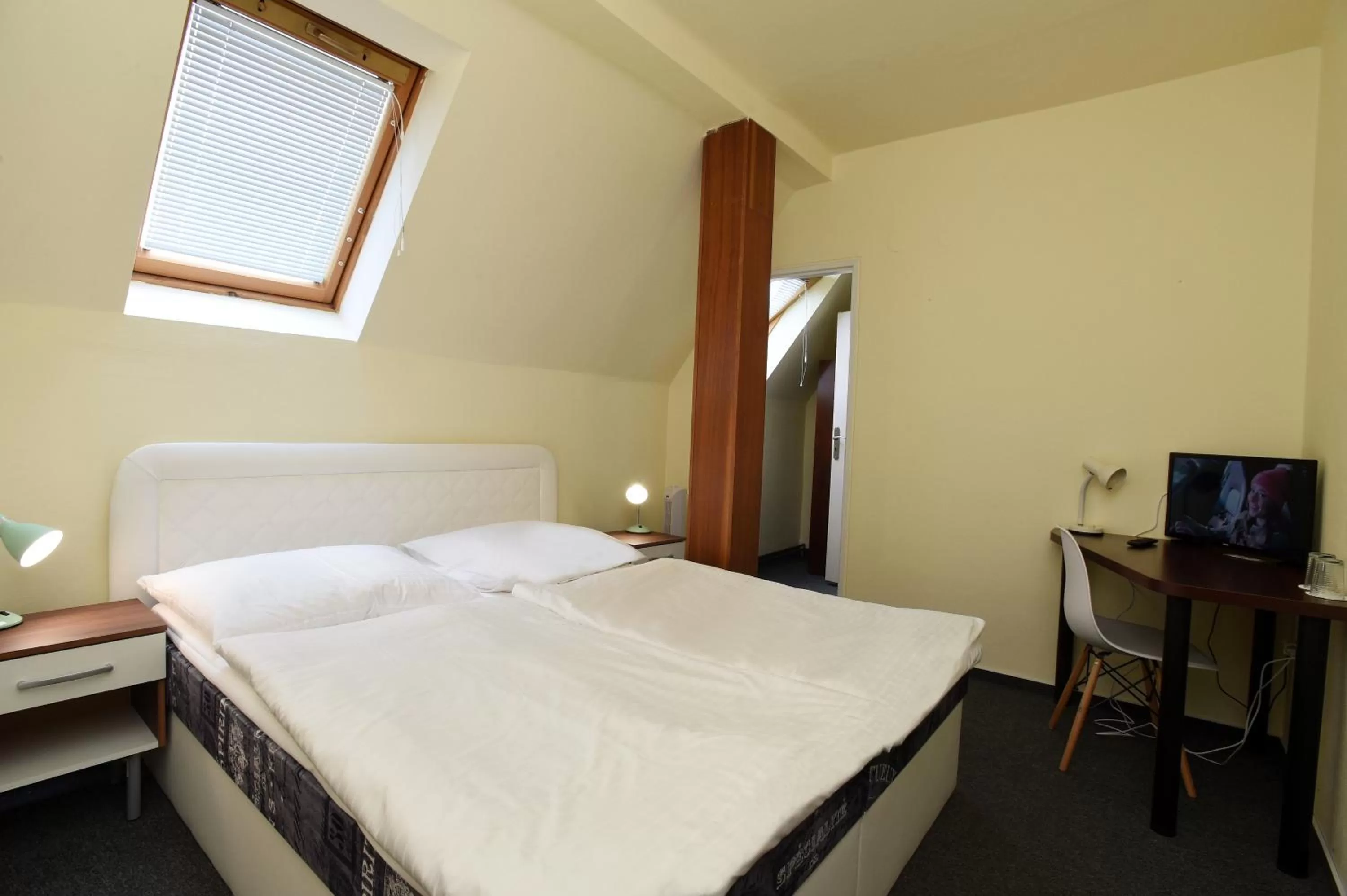 Bed in Hotel U Jezírka