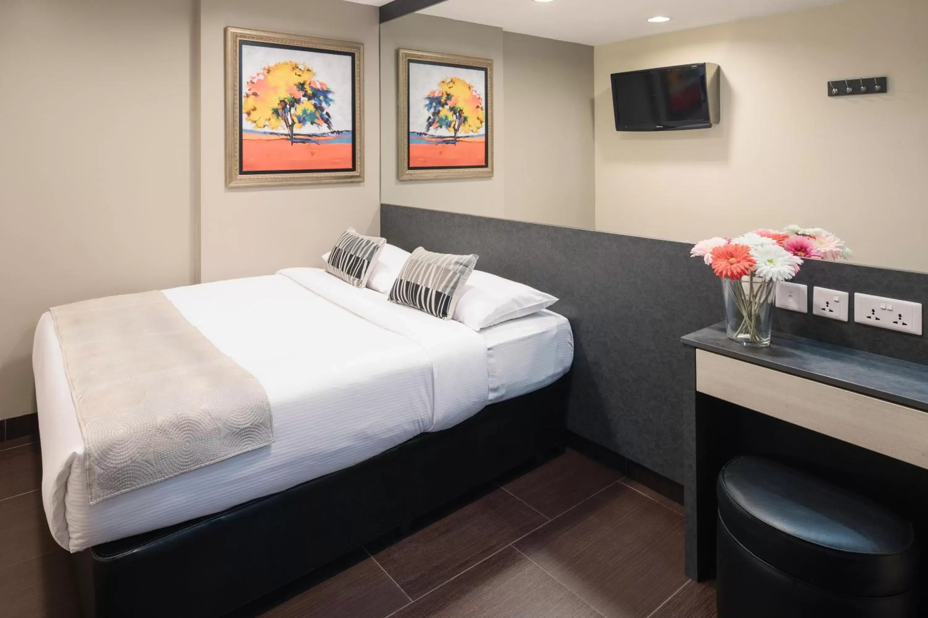 Bed in Value Hotel Nice Bed in Value Hotel Nice