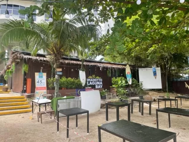 Lounge or bar in Seaview Suite at Rainbow Paradise