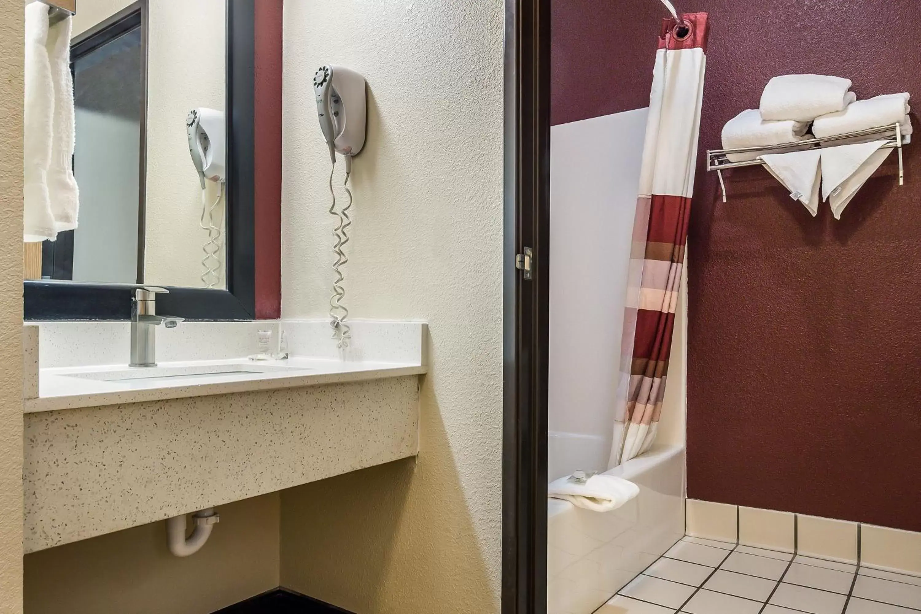 Photo of the whole room, Bathroom in Red Roof Inn St Louis - Troy, IL