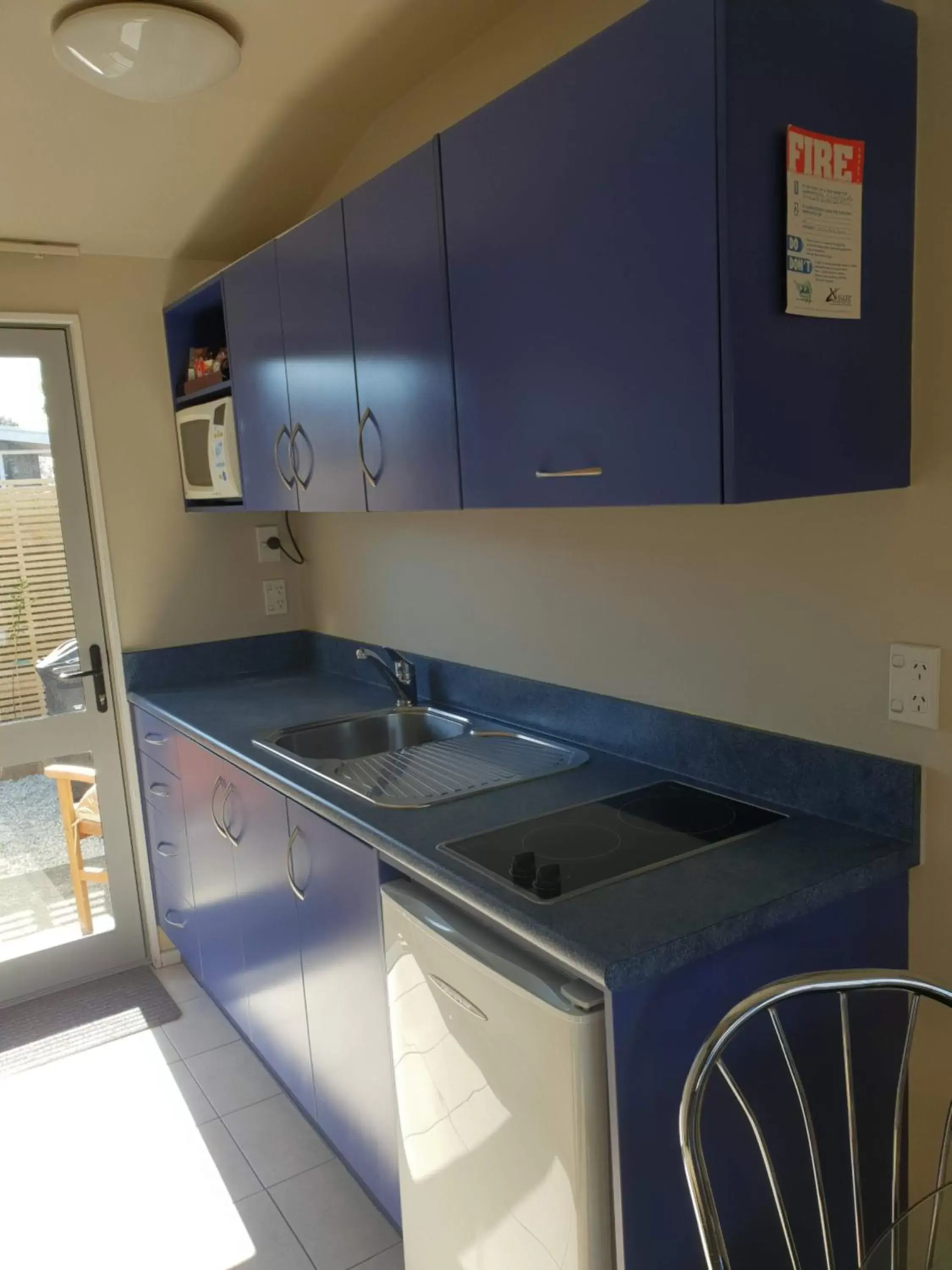 Kitchen or kitchenette, Kitchen/Kitchenette in Anchorage Motel Apartments