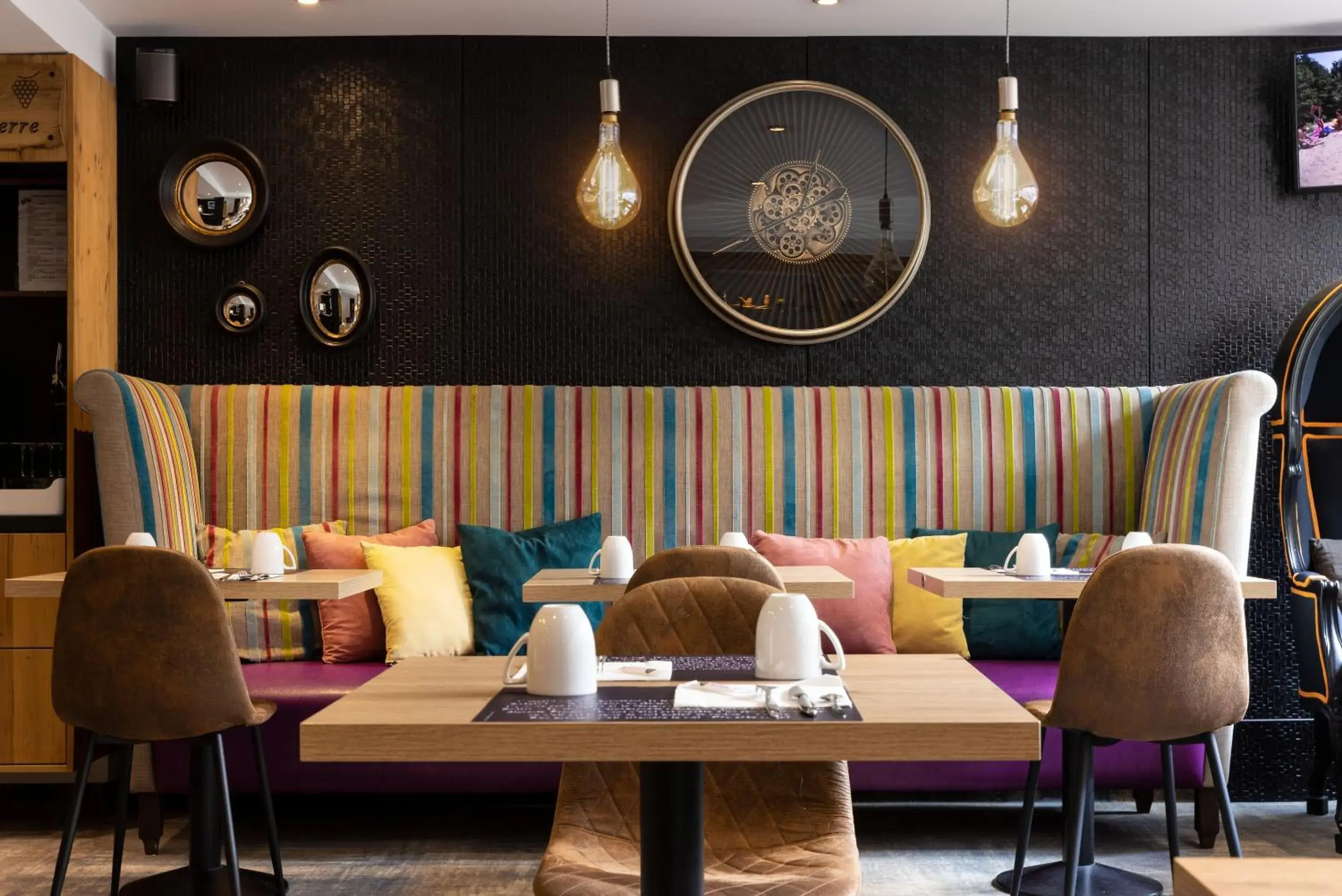 Lounge or bar, Seating Area in Hotel Le Dauphin Les Loges