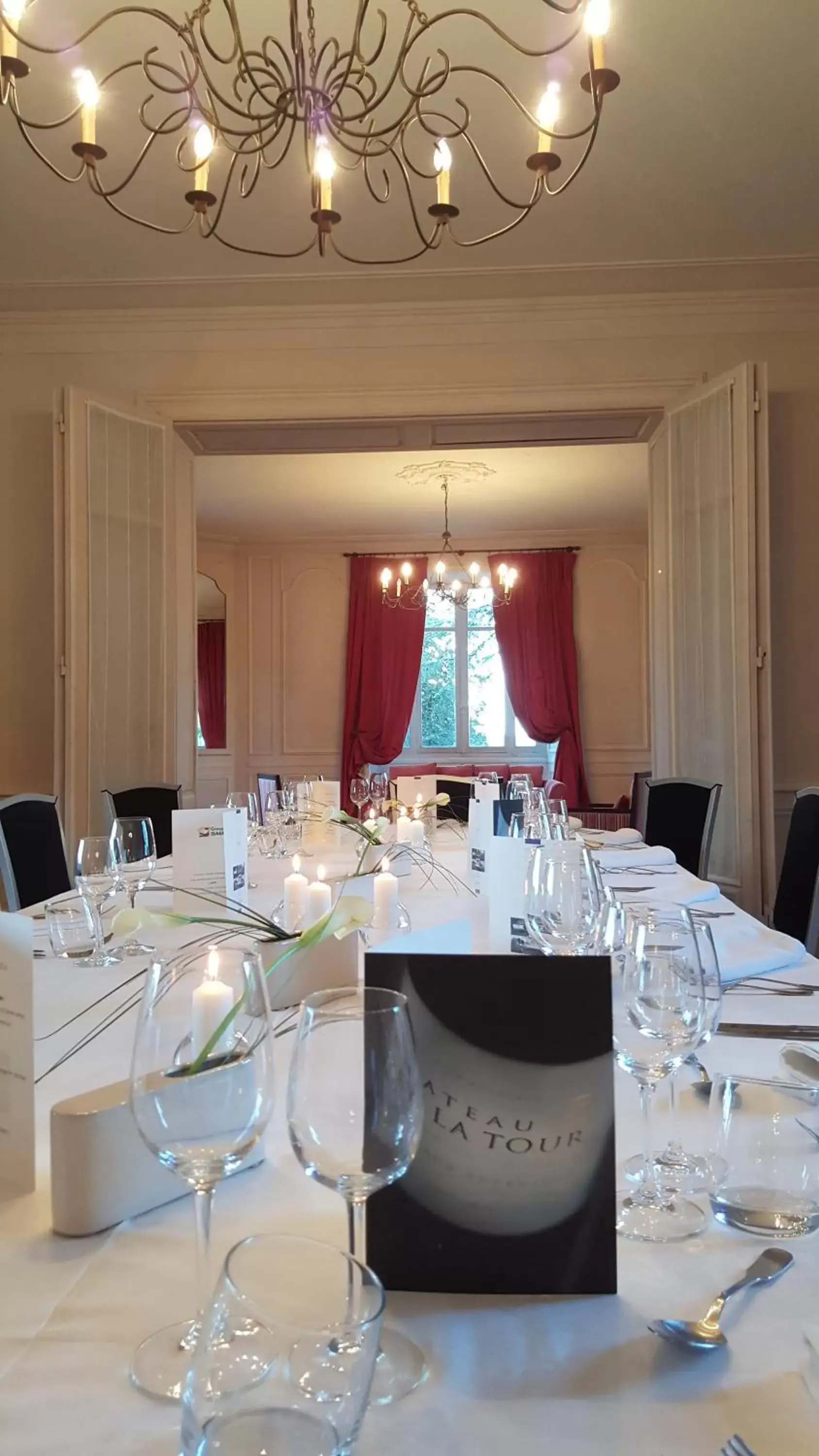 Restaurant/Places to Eat in Les Secrets Château Pey La Tour - Groupe LOGIS HOTELS