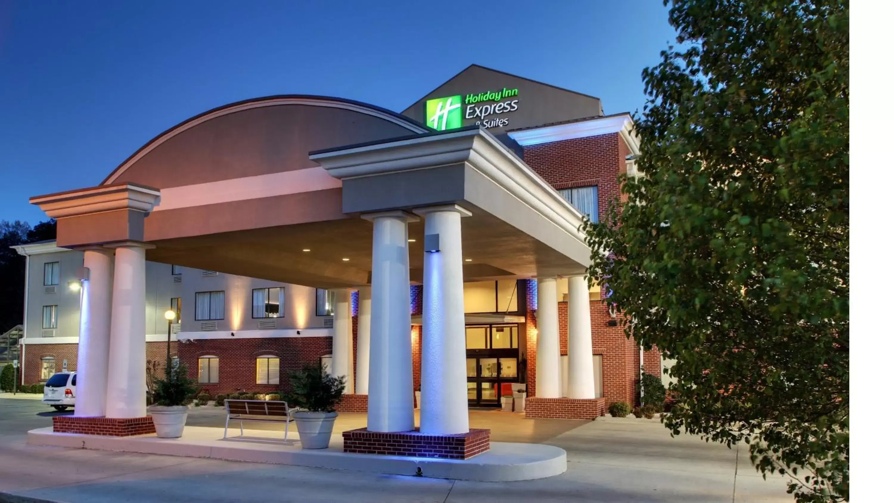 Property Building in Holiday Inn Express Hotel & Suites Meridian, an IHG Hotel