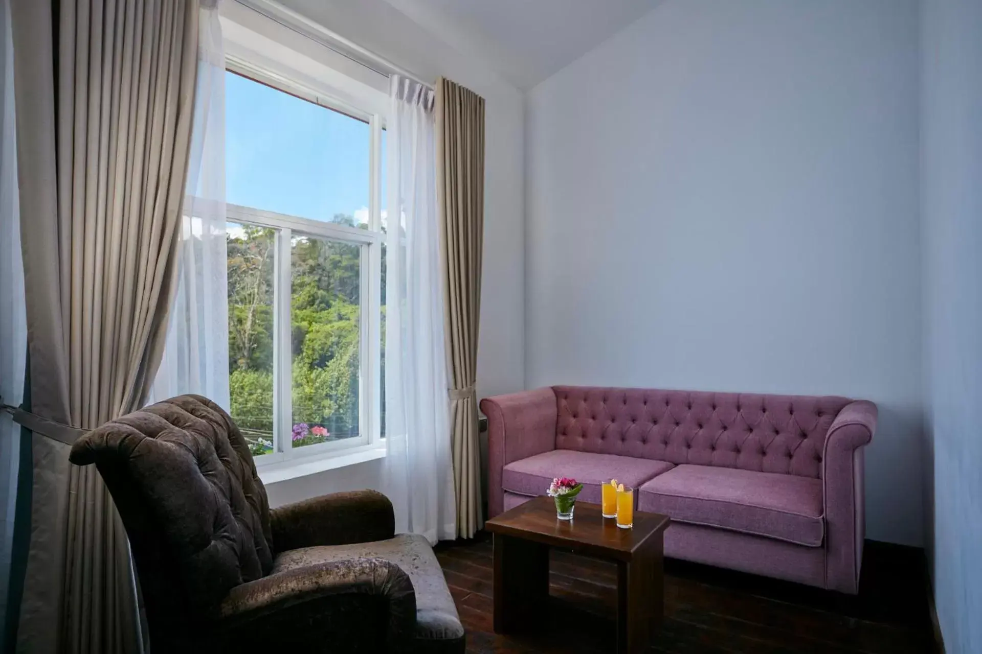 View (from property/room), Seating Area in Galway Heights Hotel
