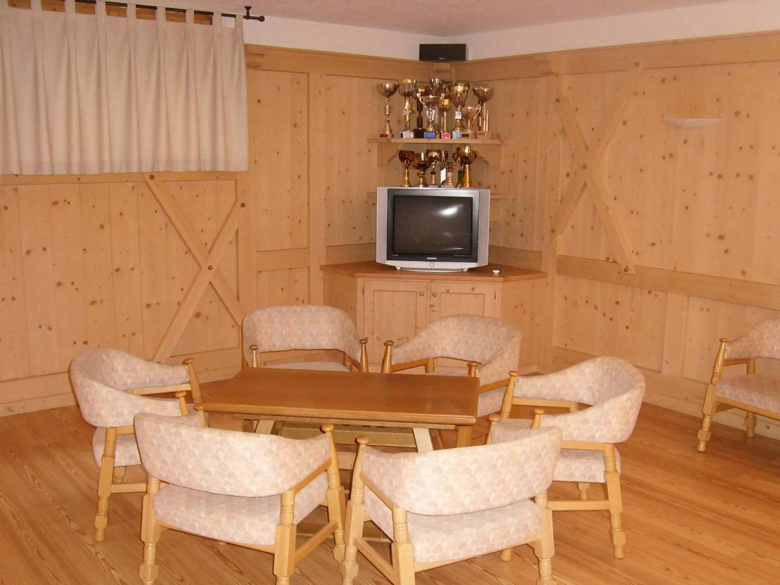 Communal lounge/ TV room, Seating Area in Hotel El Laresh