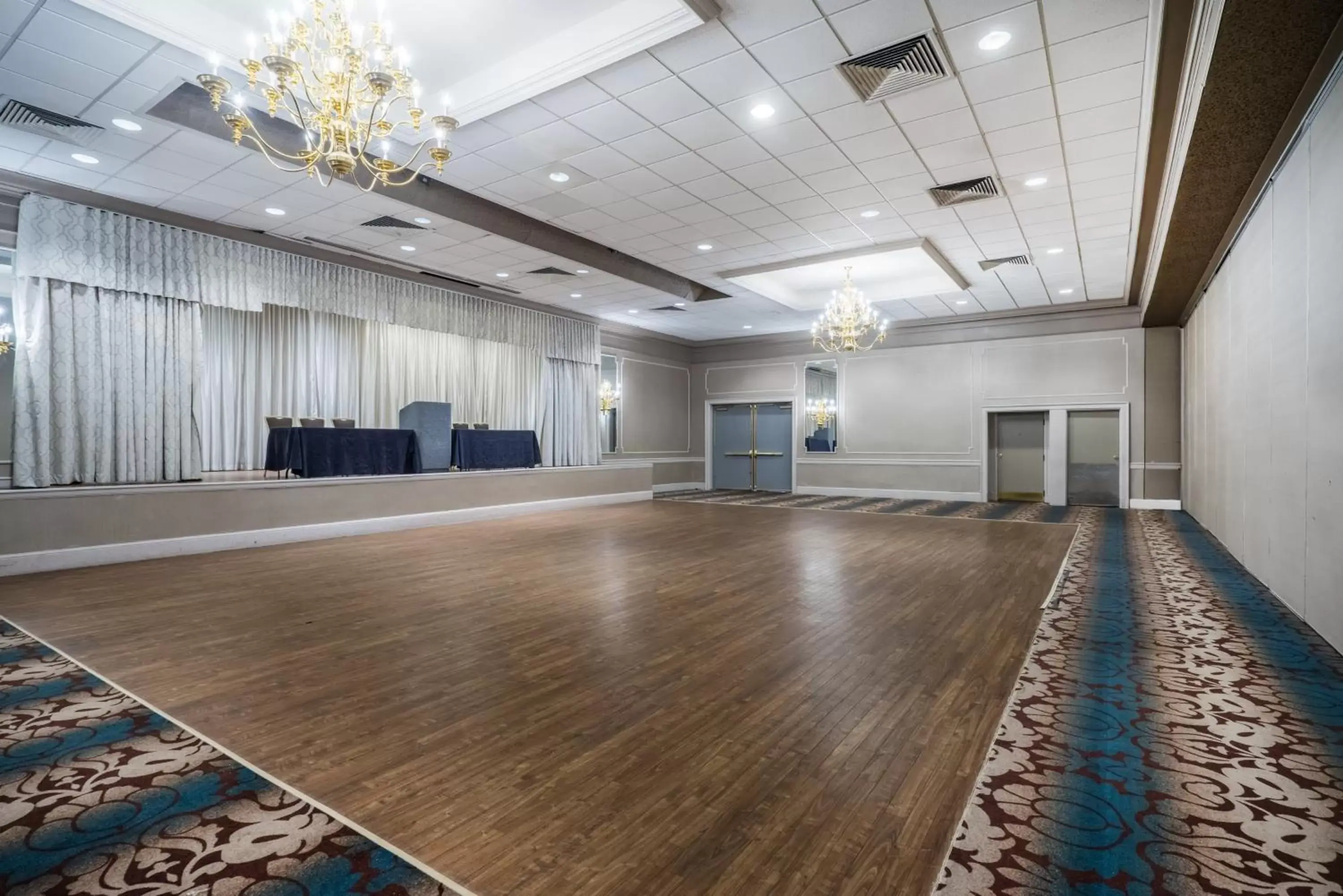 Banquet/Function facilities in enVision Hotel & Conference Center Mansfield-Foxboro