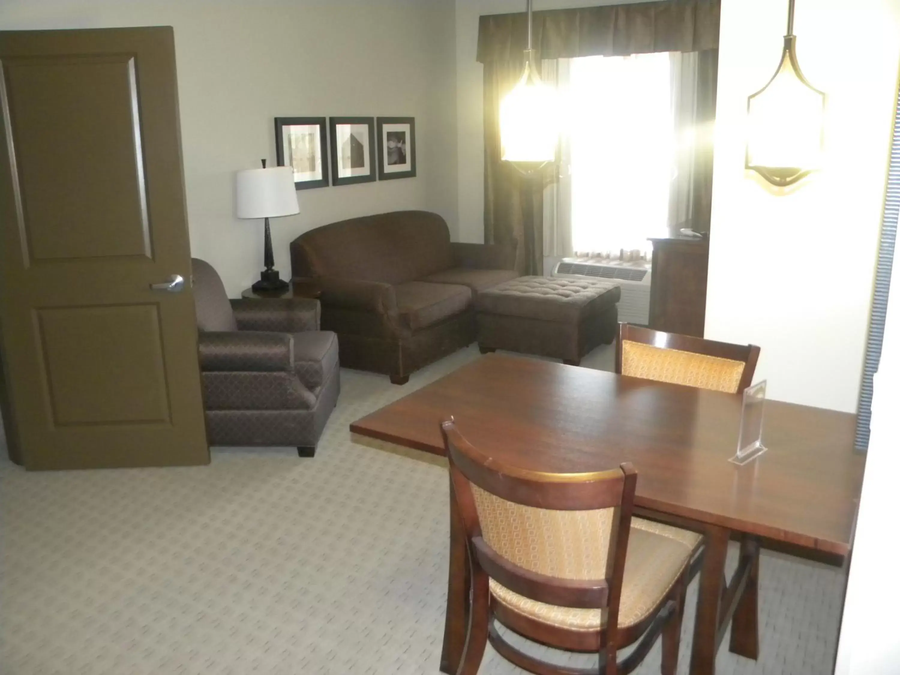 Photo of the whole room, Seating Area in Teddy's Residential Suites Watford City
