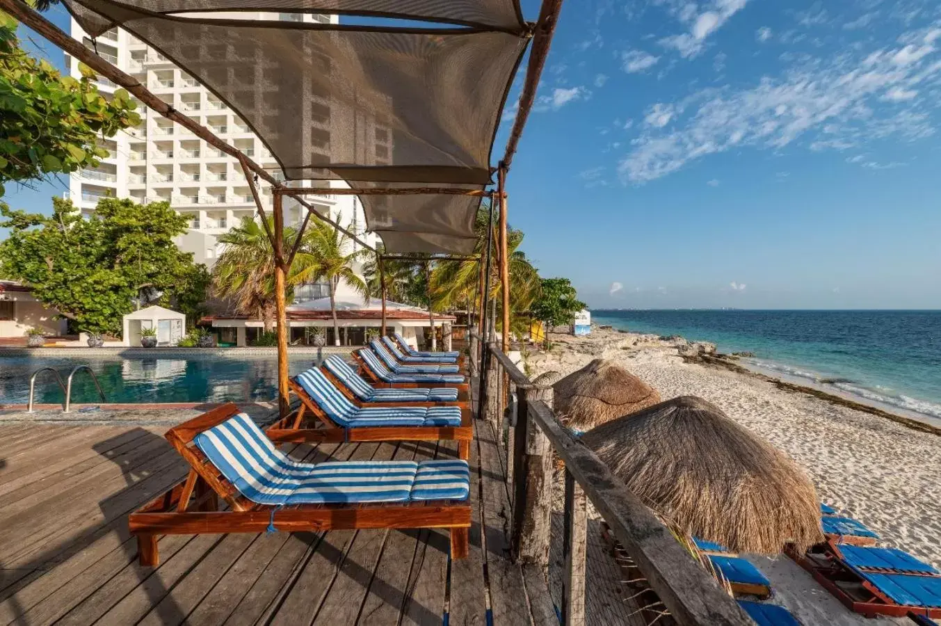 Beach, Swimming Pool in Hotel Maya Caribe Faranda Cancún