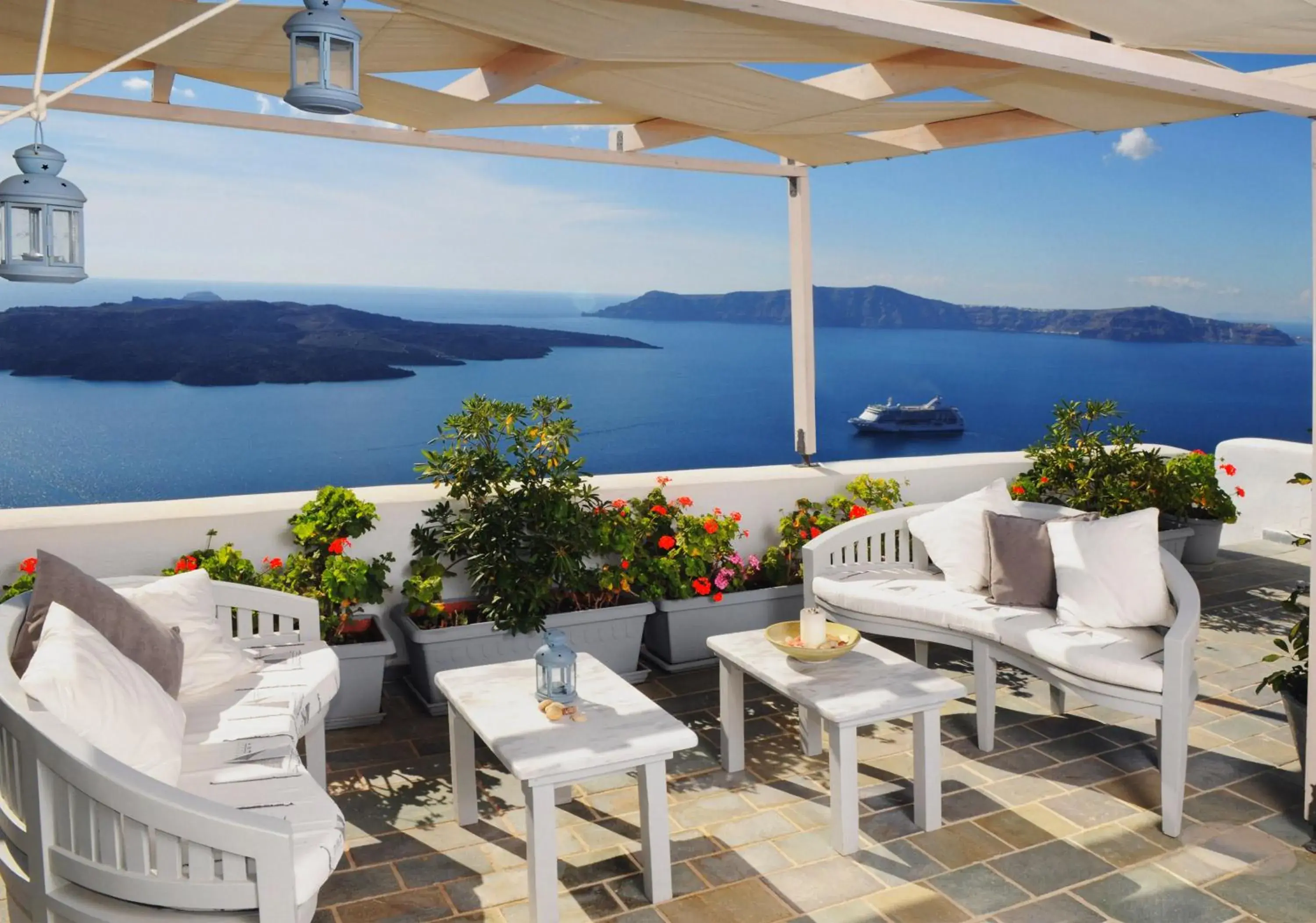 Balcony/Terrace in Loucas on the Cliff