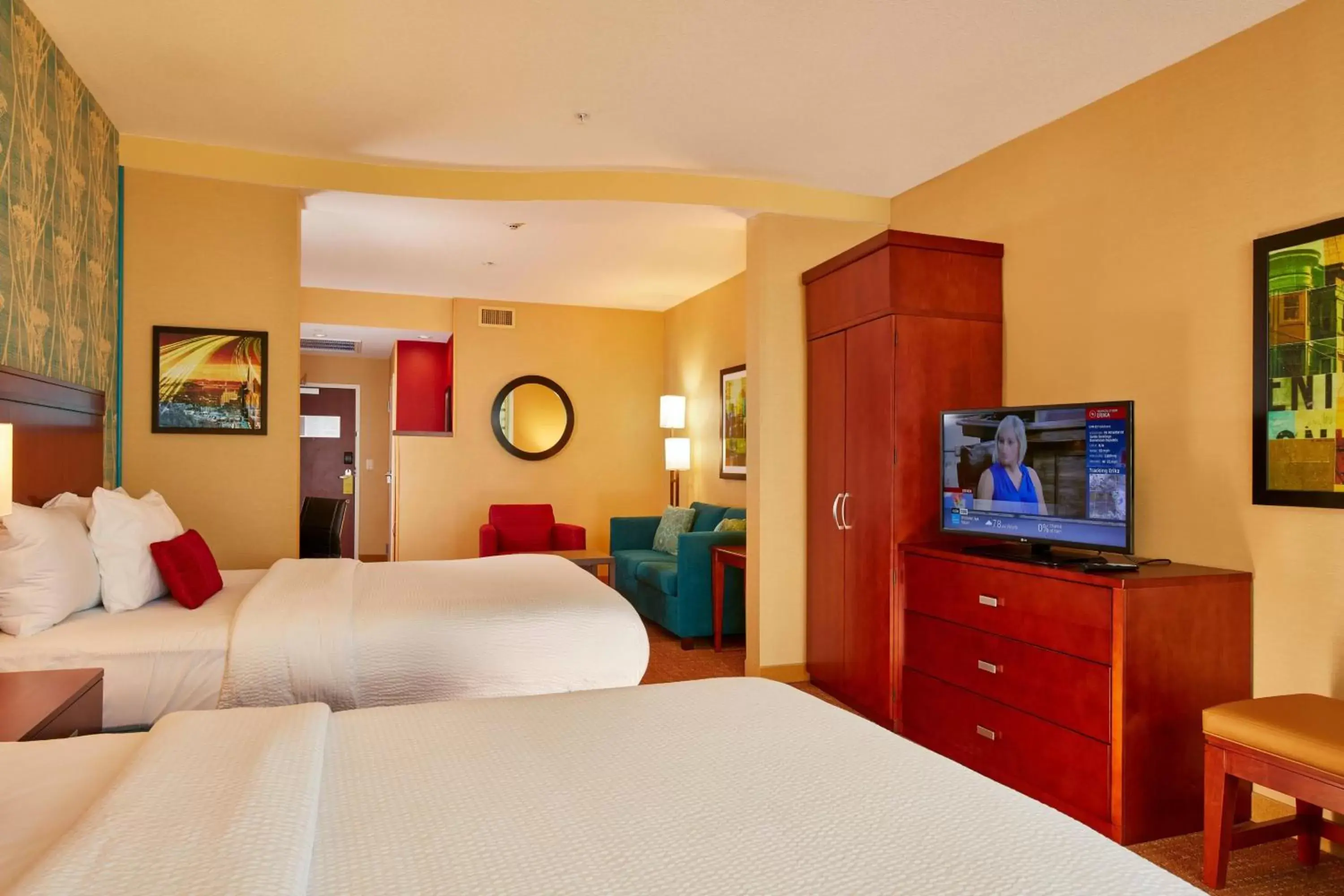 Photo of the whole room, Bed in Courtyard by Marriott San Jose North/ Silicon Valley