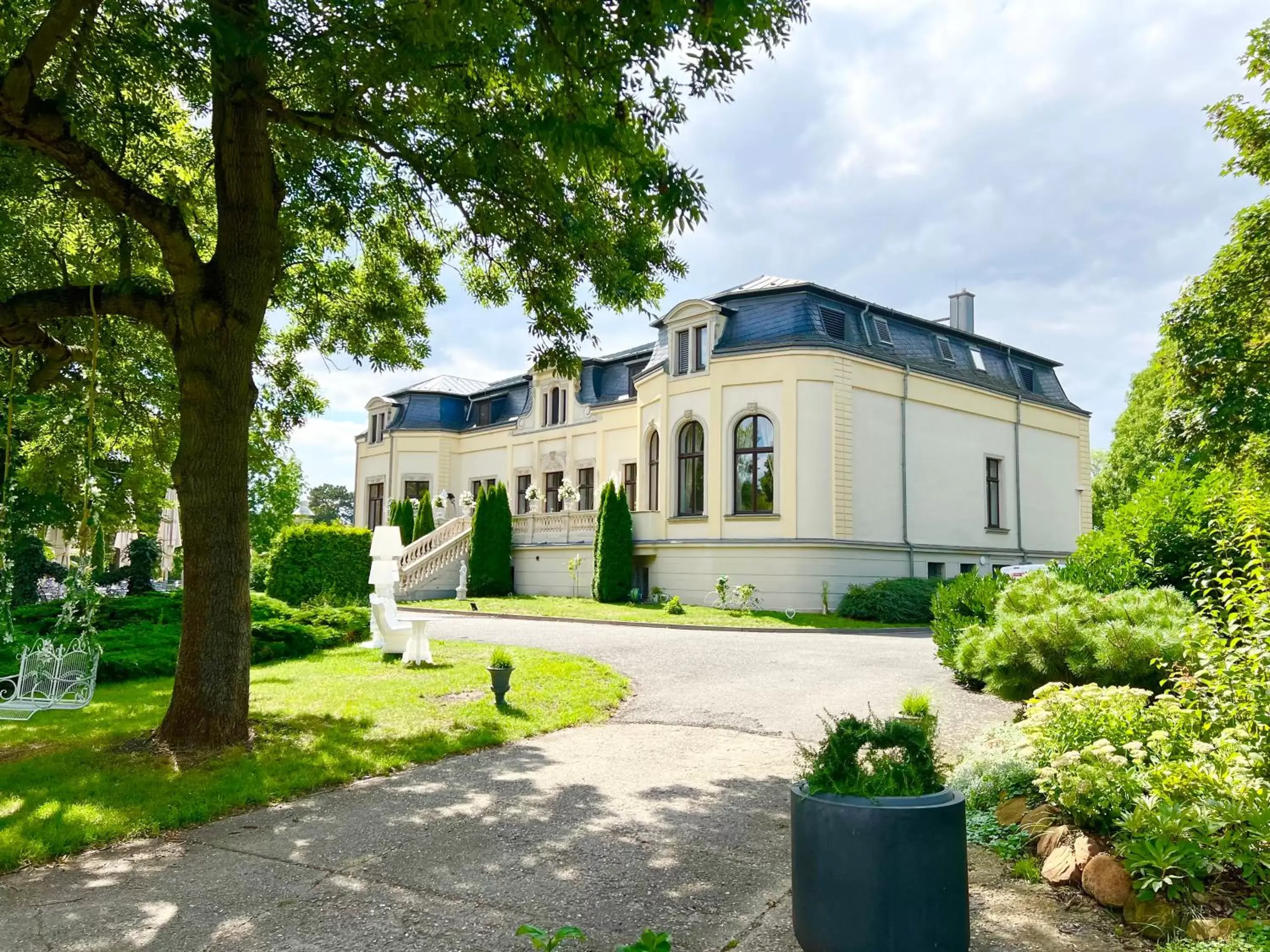 Property Building in Schloss Breitenfeld Hotel & Tagung
