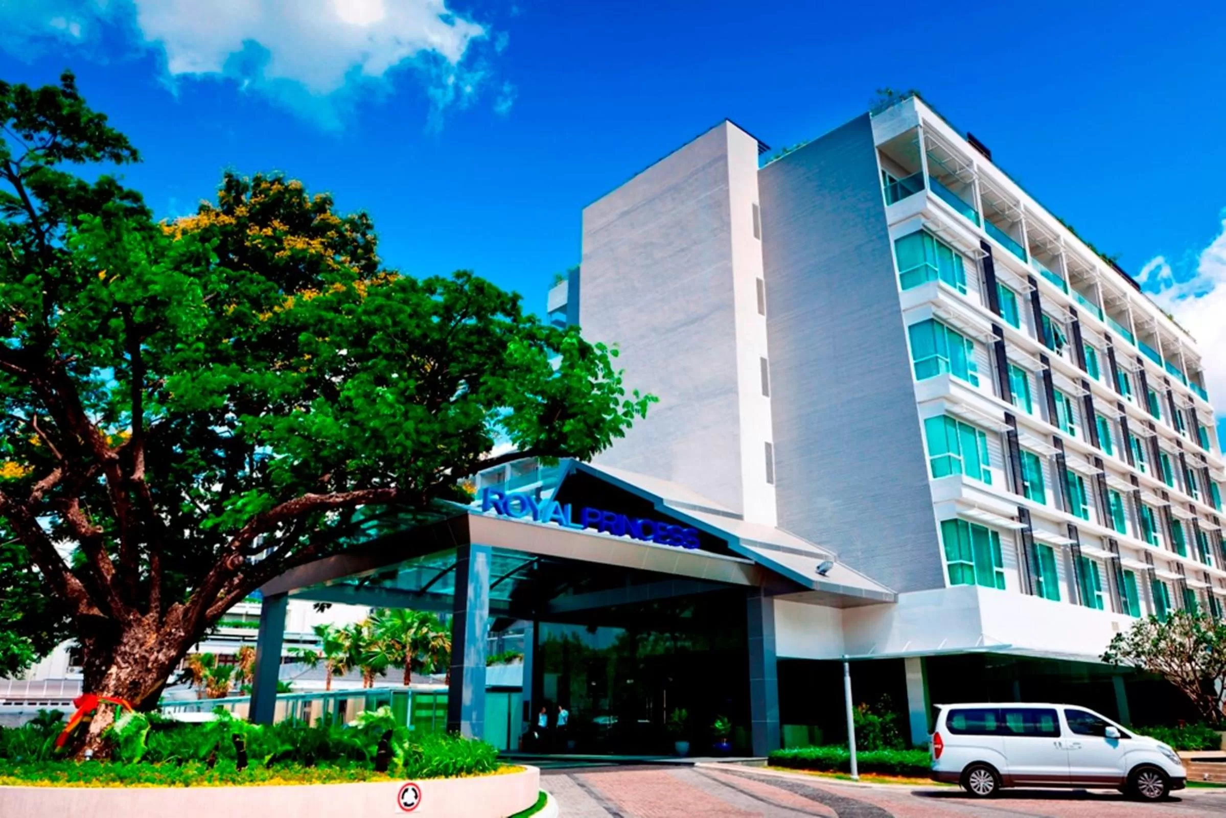 Facade/entrance in Royal Princess Larn Luang - SHA Extra Plus