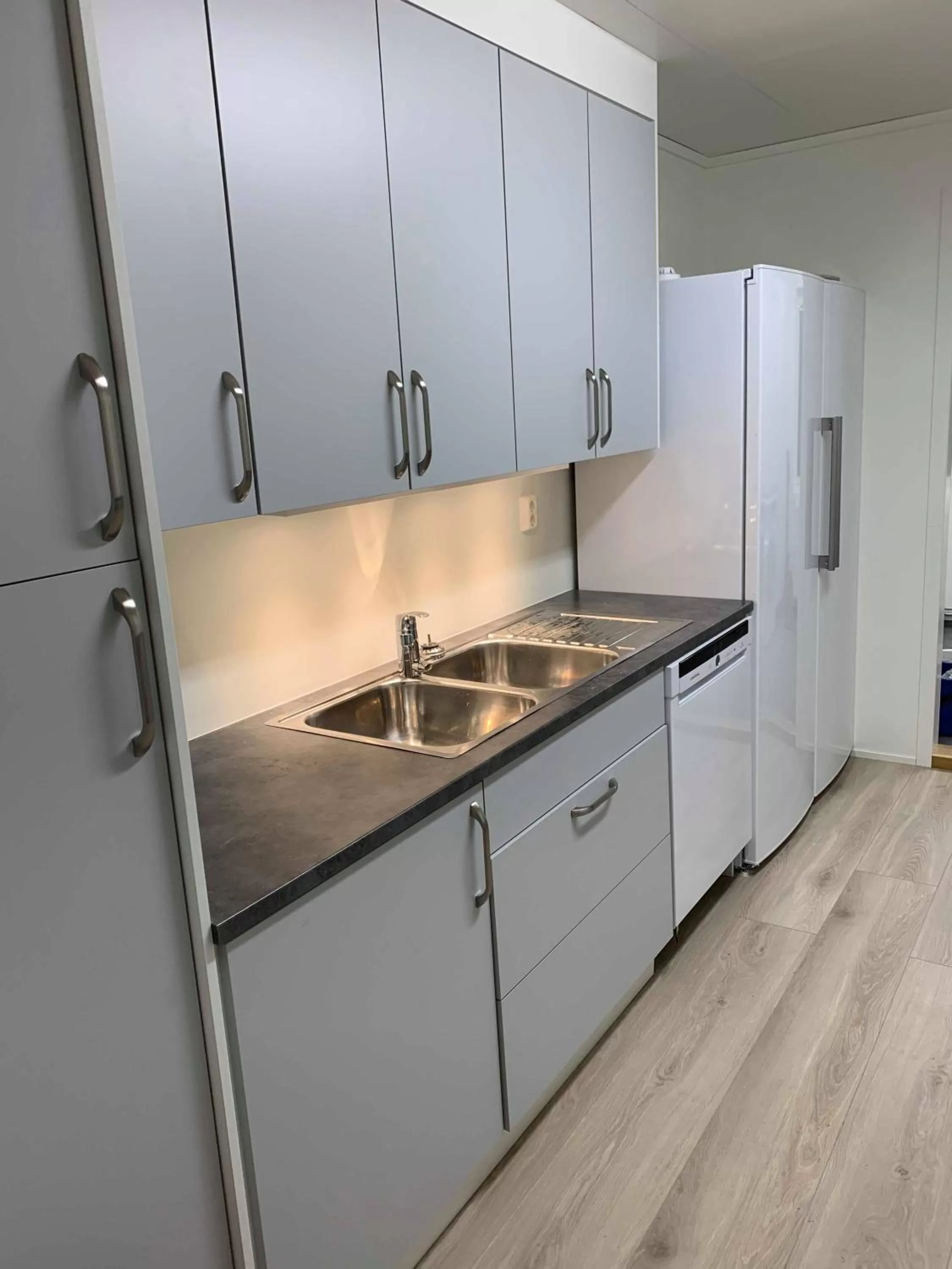 Communal kitchen in Mosjøen Overnatting, Finnskoggata 20