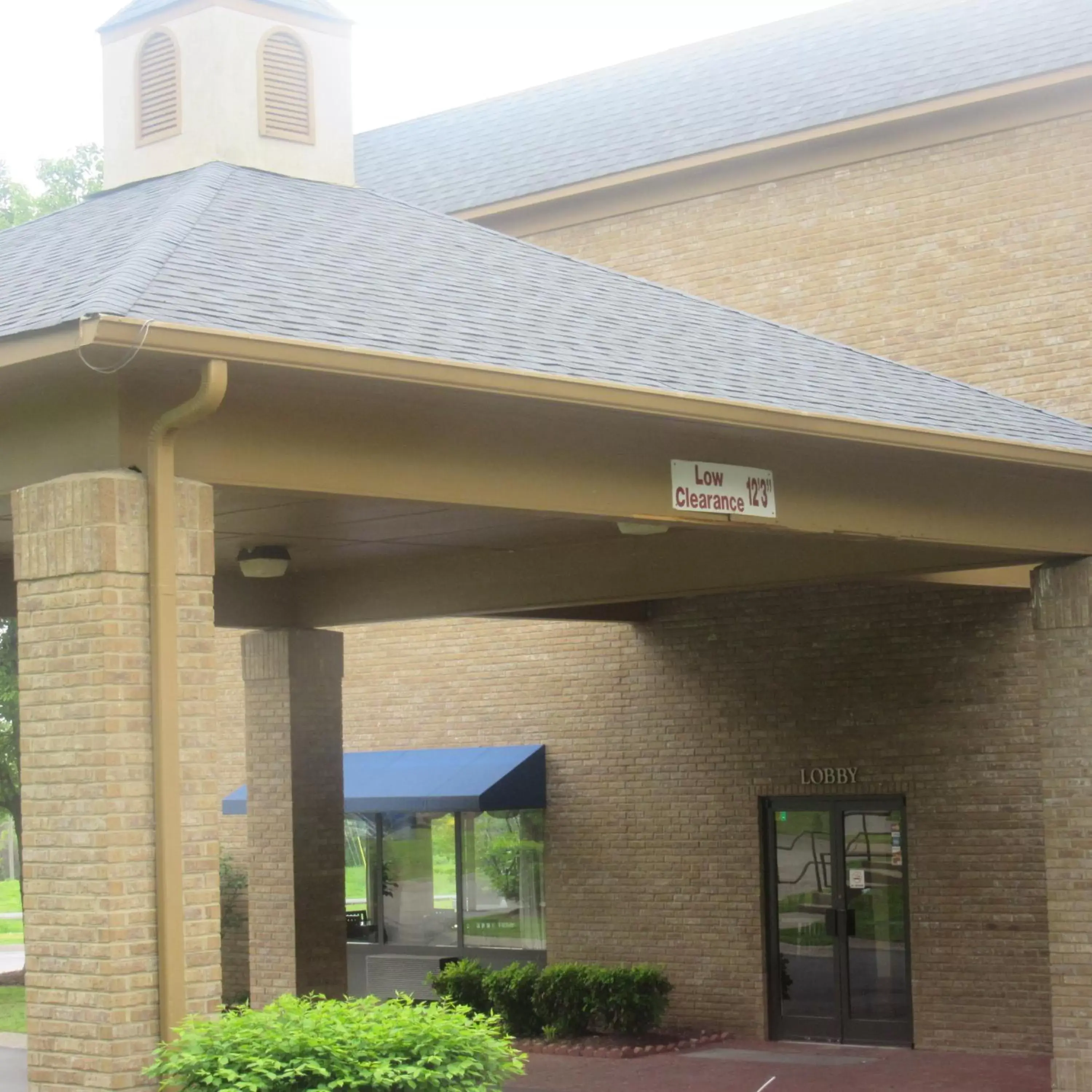 Facade/entrance in Motel 6-Nashville, TN - Airport